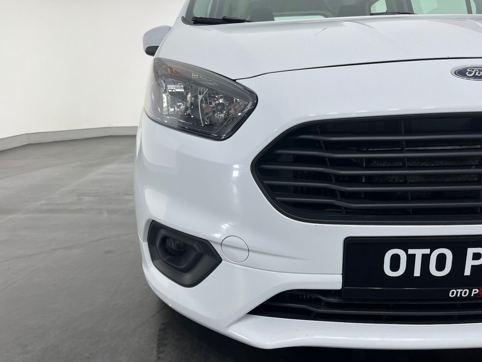 Ford Tourneo Courier 1.5 TDCI Deluxe - 2023 - Detay