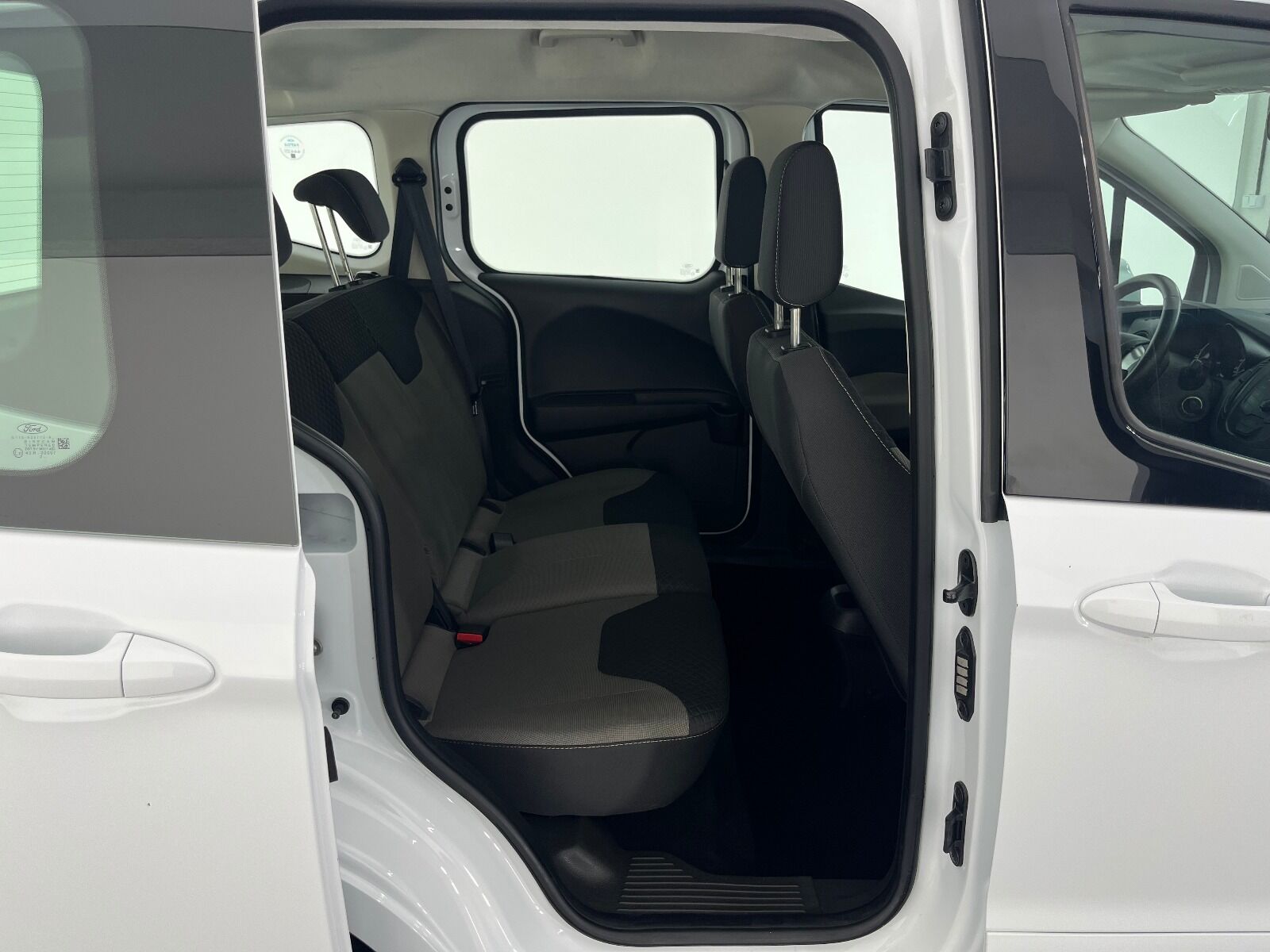 Ford Tourneo Courier 1.5 TDCI Deluxe - 2023 - Detay