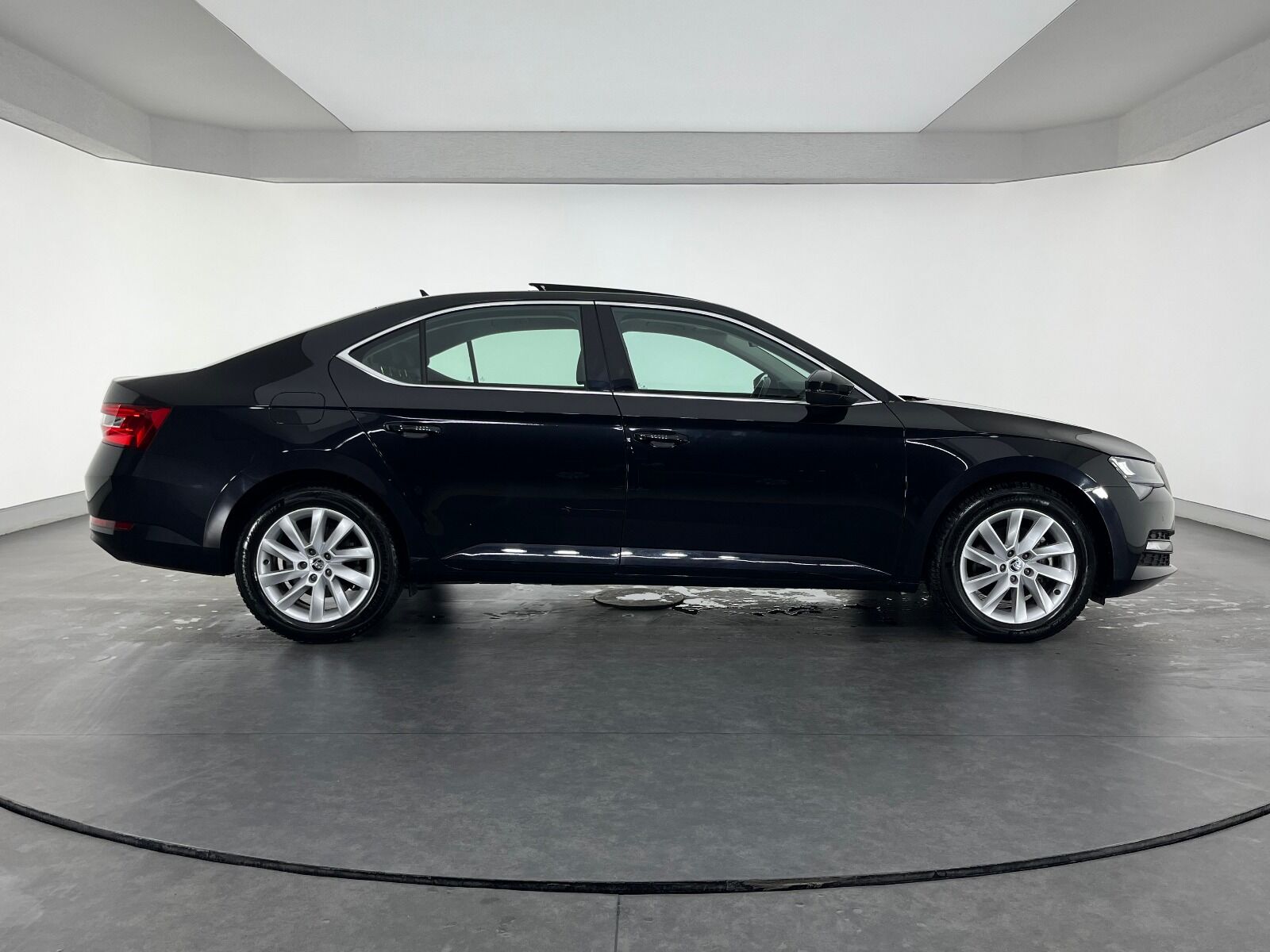 Skoda Superb 1.5 TSI Elite DSG ACT - 2023 - Detay