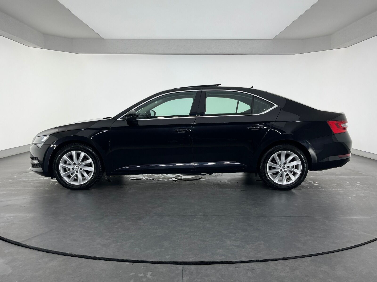 Skoda Superb 1.5 TSI Elite DSG ACT - 2023 - Detay