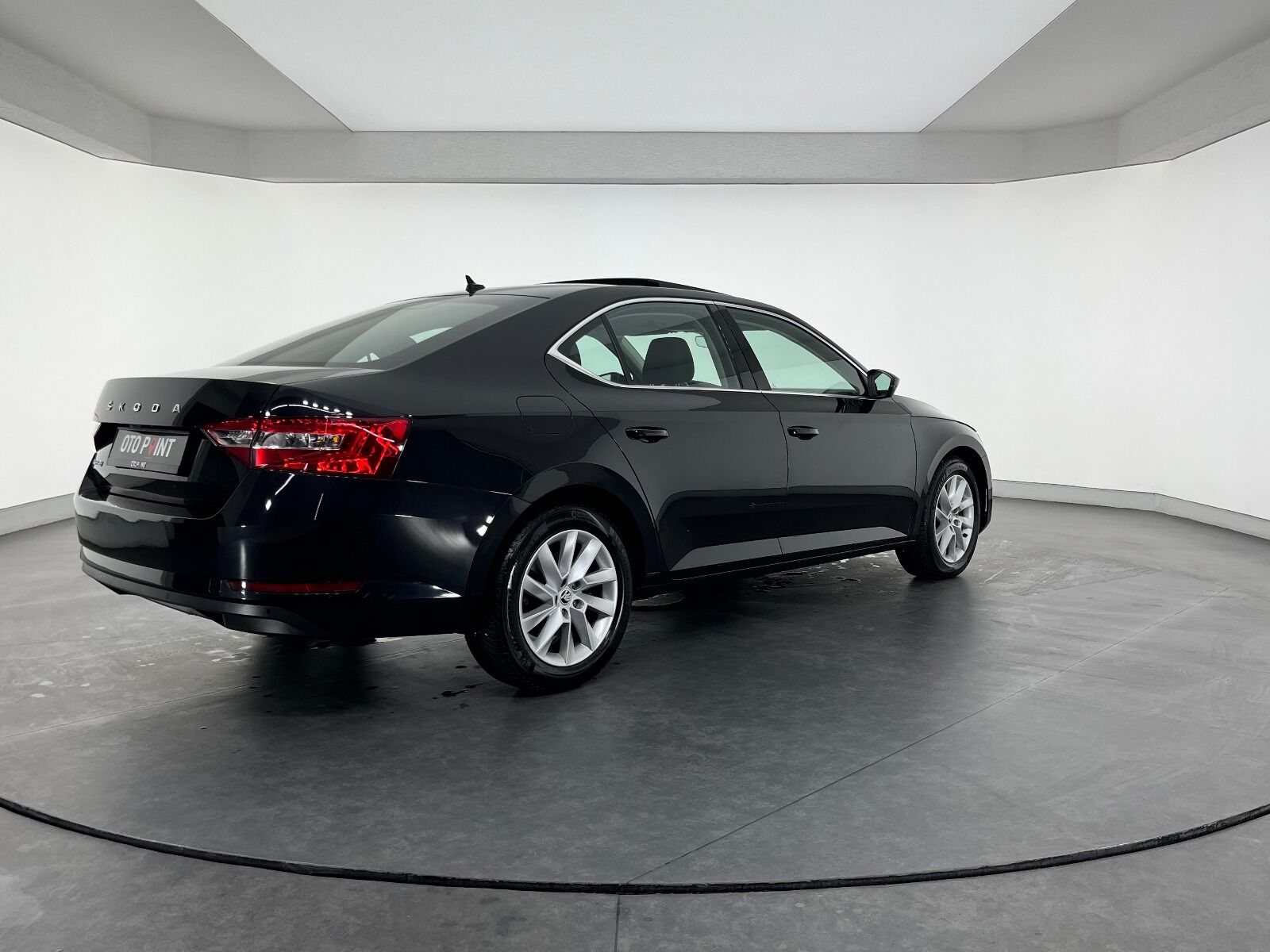Skoda Superb 1.5 TSI Elite DSG ACT - 2023 - Detay