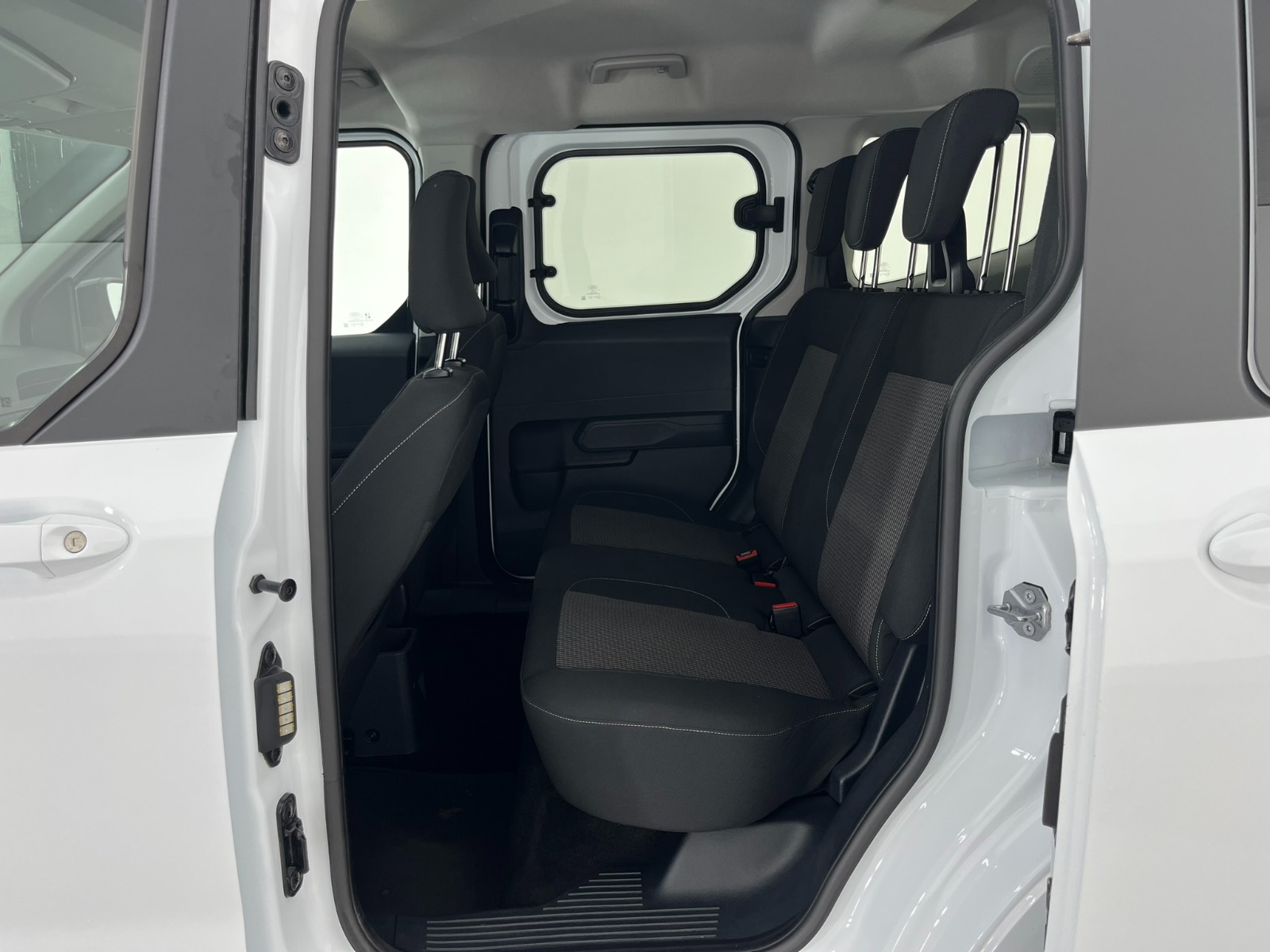 Ford Tourneo Courier Kombi 1.5 EcoBlue Deluxe - 2025 - Detay