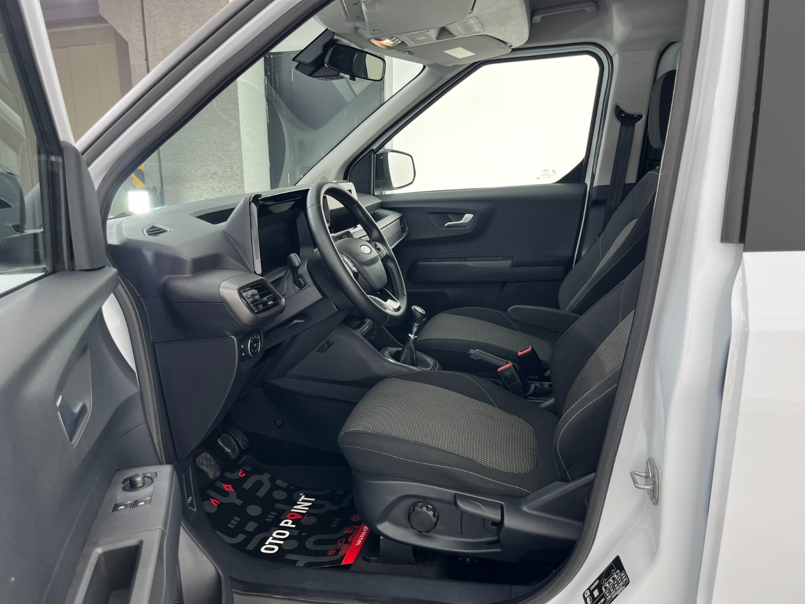 Ford Tourneo Courier Kombi 1.5 EcoBlue Deluxe - 2025 - Detay