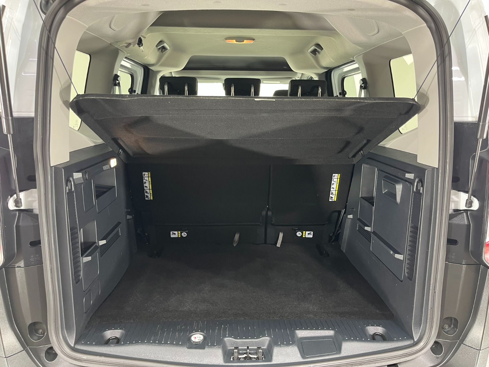 Ford Tourneo Courier Kombi 1.5 EcoBlue Deluxe - 2025 - Detay