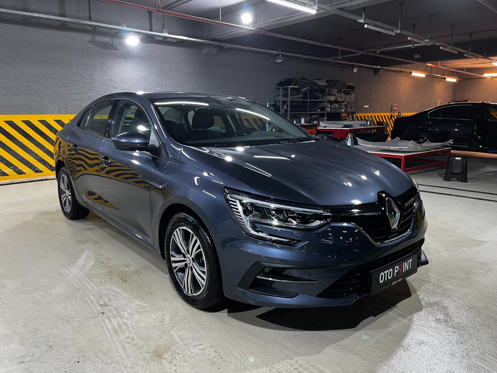 Renault Megane Sedan 1.3 TCe Touch EDC - 2024 - 34MKD107