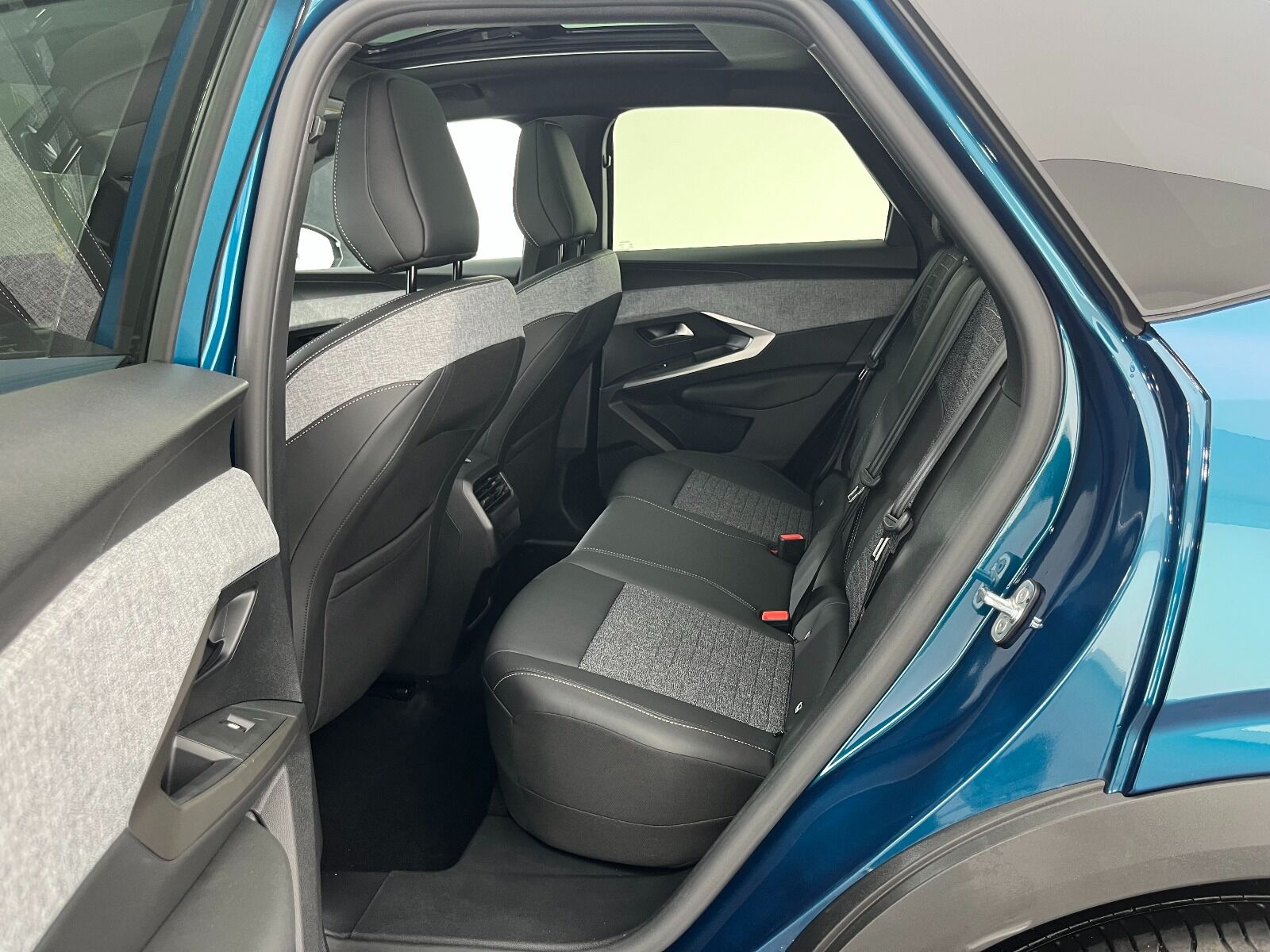 Peugeot 3008 Crossover 1.2 Hybrid Allure eDCS6 - 2025 - Detay