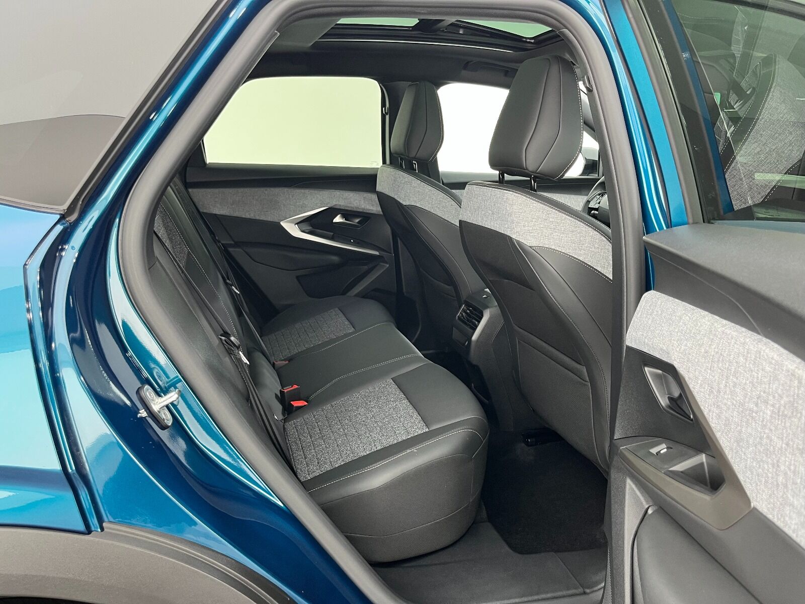 Peugeot 3008 Crossover 1.2 Hybrid Allure eDCS6 - 2025 - Detay