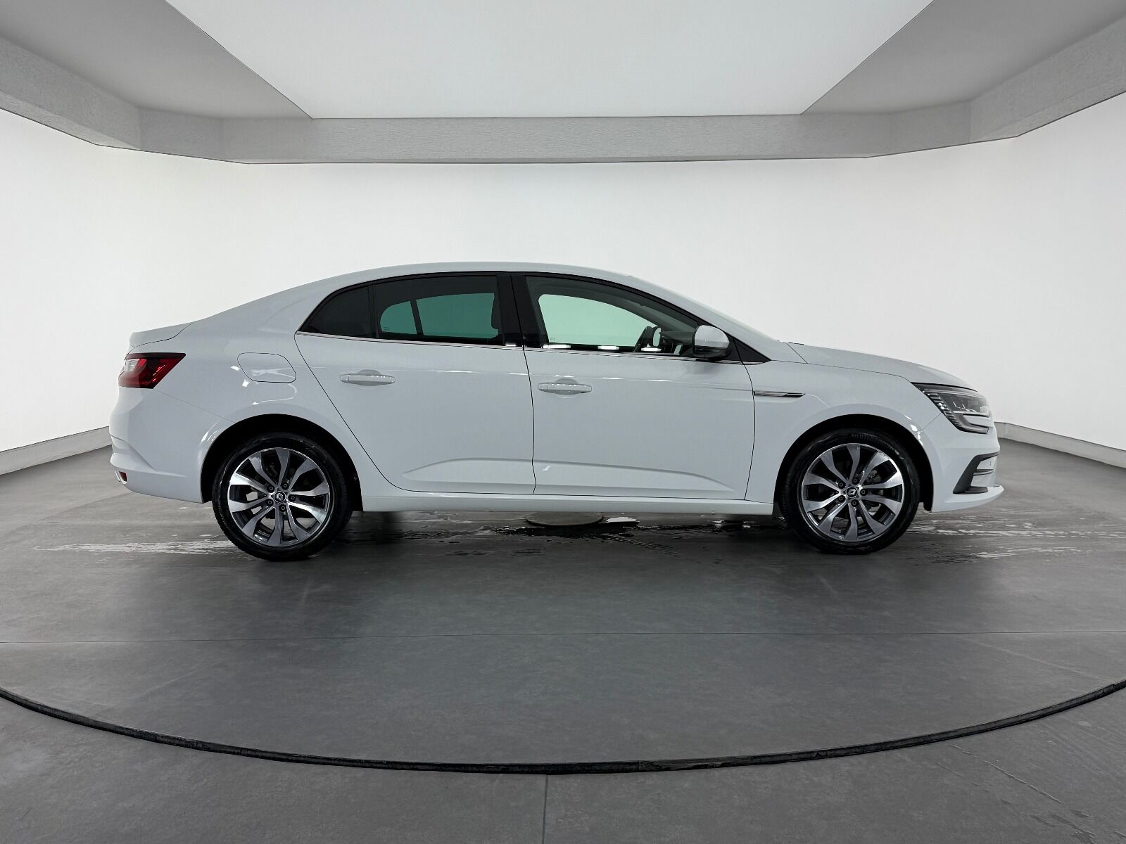 Renault Megane Sedan 1.3 TCe Icon EDC - 2025 - Detay