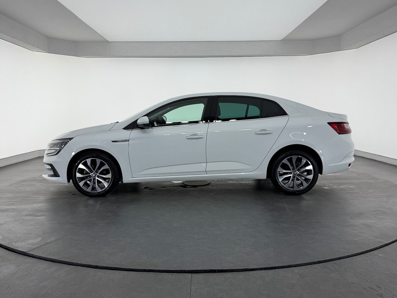Renault Megane Sedan 1.3 TCe Icon EDC - 2025 - Detay