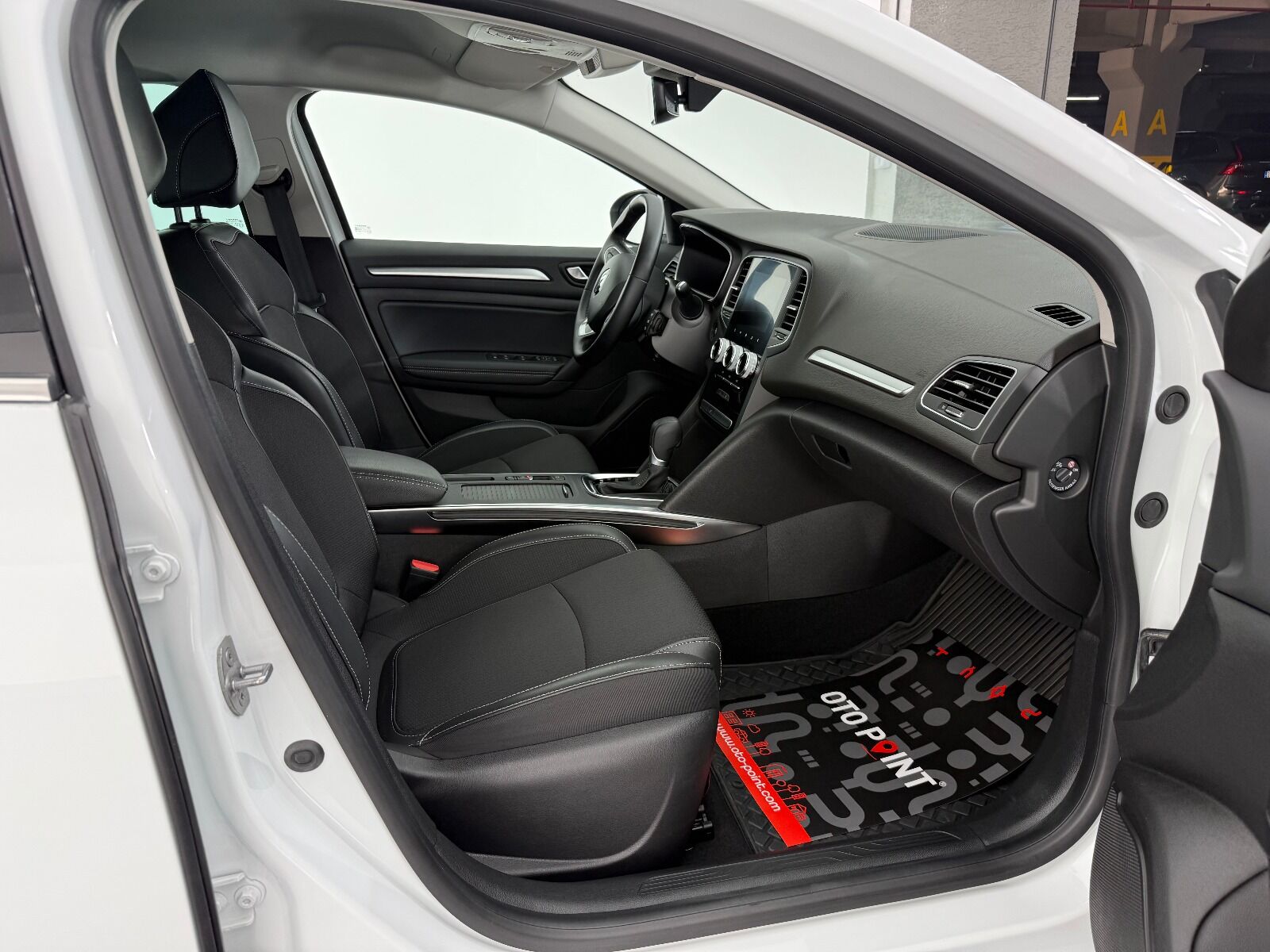 Renault Megane Sedan 1.3 TCe Icon EDC - 2025 - Detay