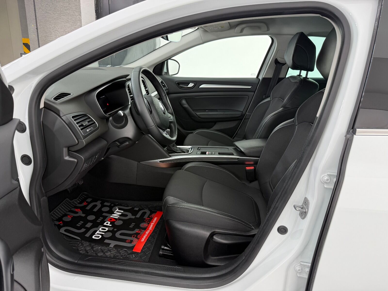 Renault Megane Sedan 1.3 TCe Icon EDC - 2025 - Detay