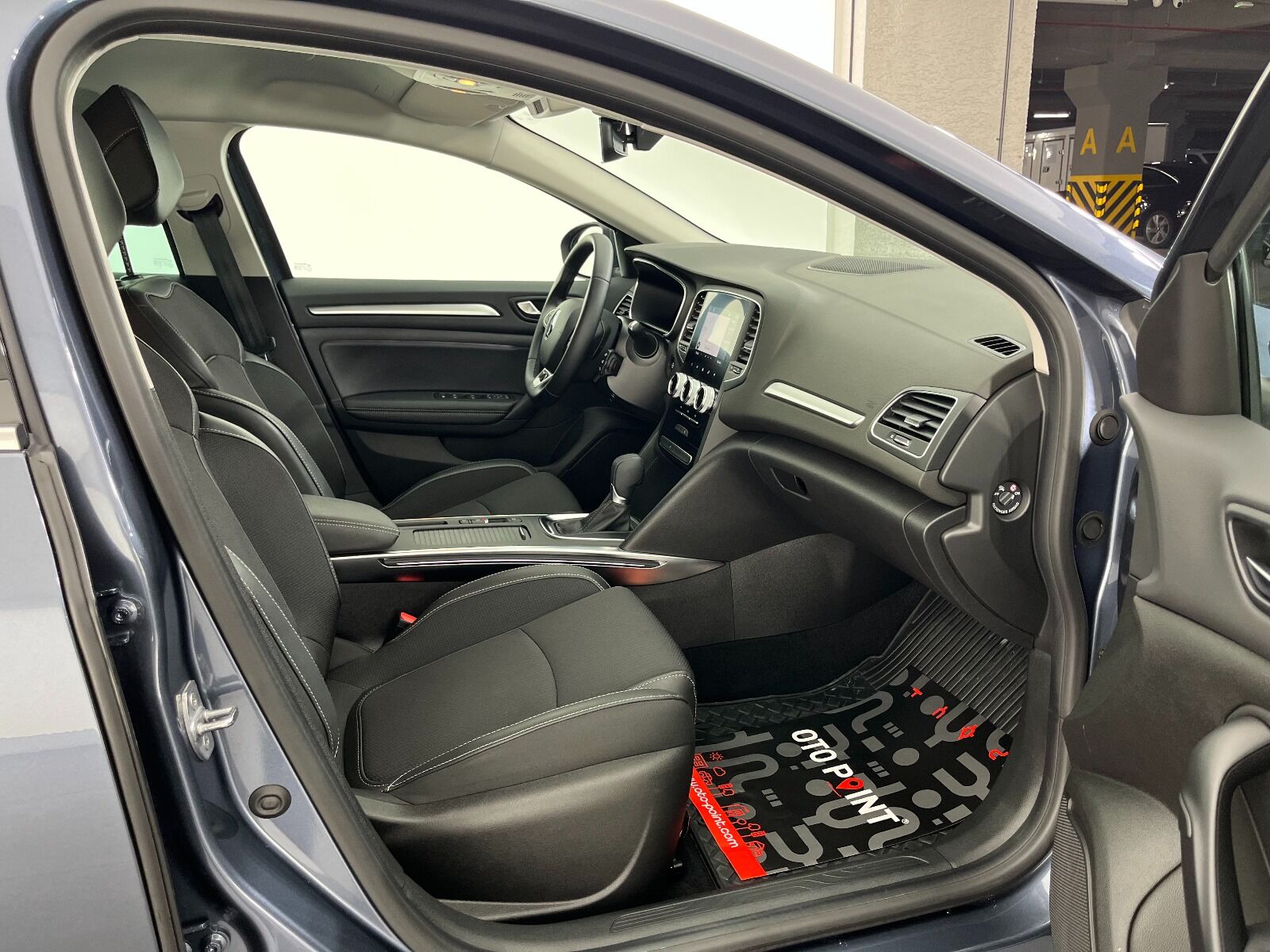 Renault Megane Sedan 1.3 TCe Icon EDC - 2025 - Detay