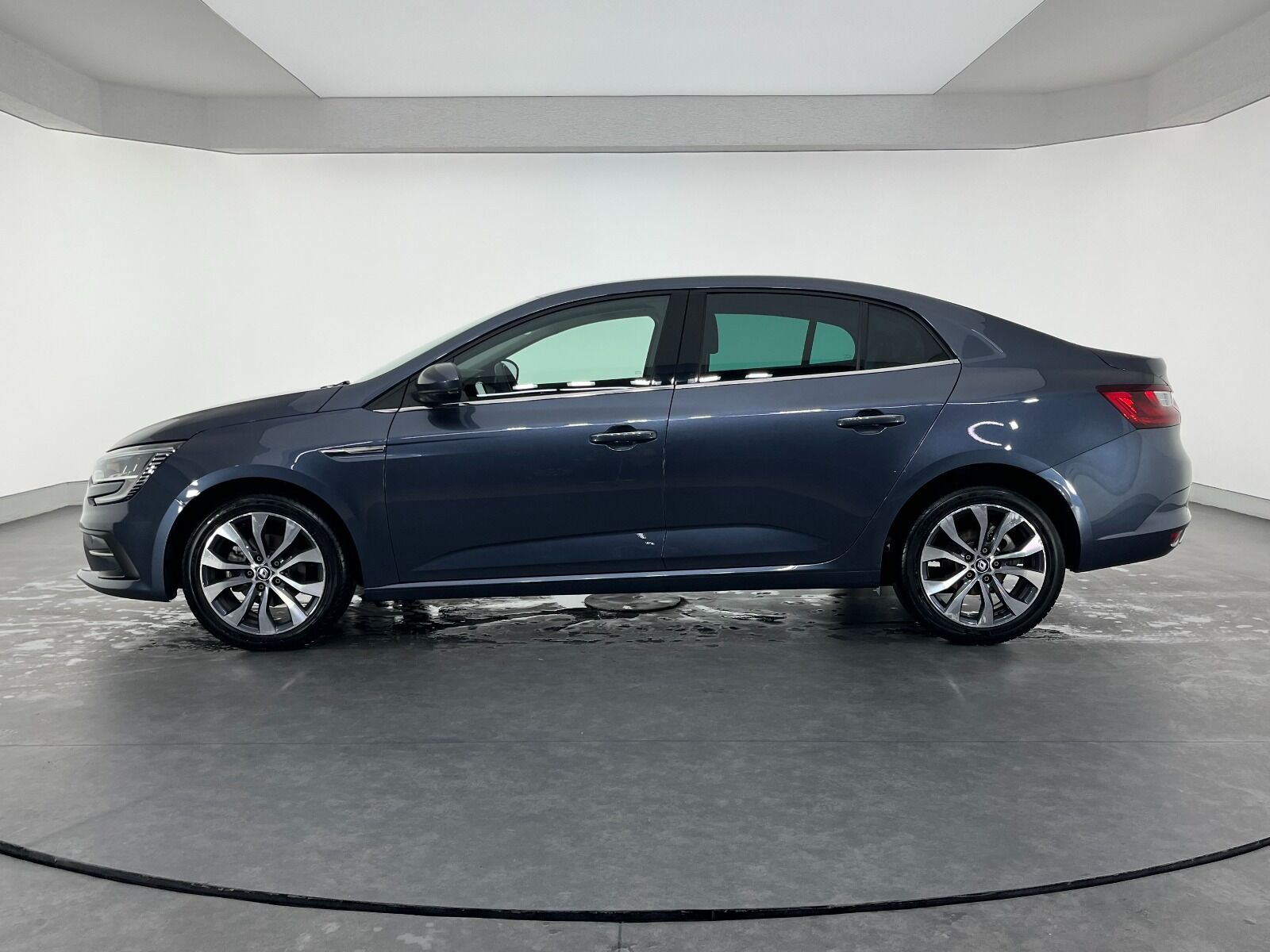 Renault Megane Sedan 1.3 TCe Icon EDC - 2025 - Detay
