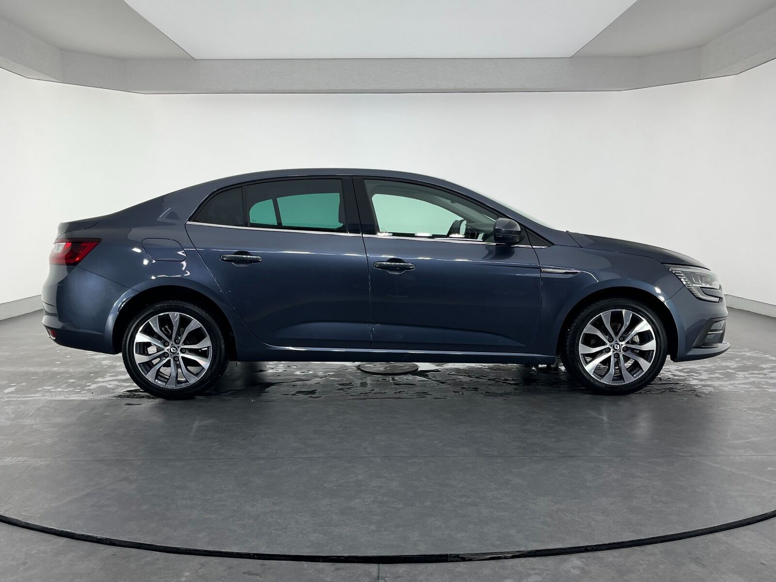 Renault Megane Sedan 1.3 TCe Icon EDC - 2025 - Detay