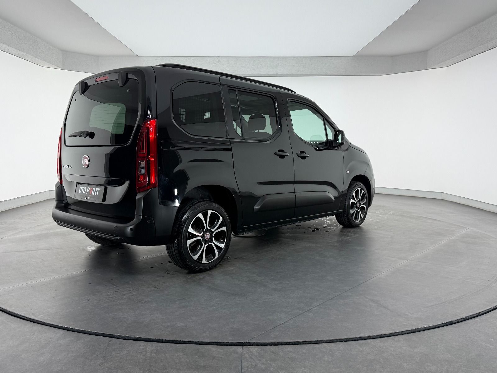 Fiat Doblo Combi 1.5 BlueHDİ Premio Plus - 2024 - Detay