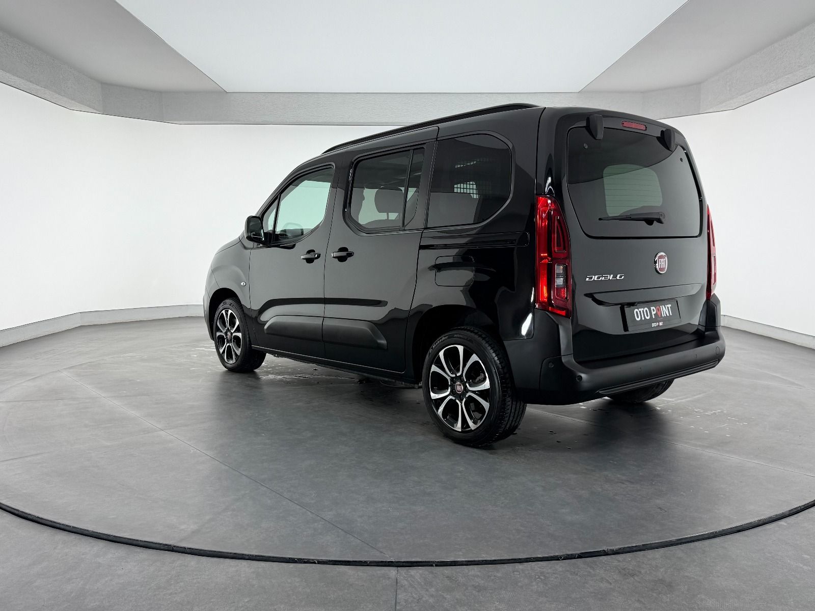 Fiat Doblo Combi 1.5 BlueHDİ Premio Plus - 2024 - Detay
