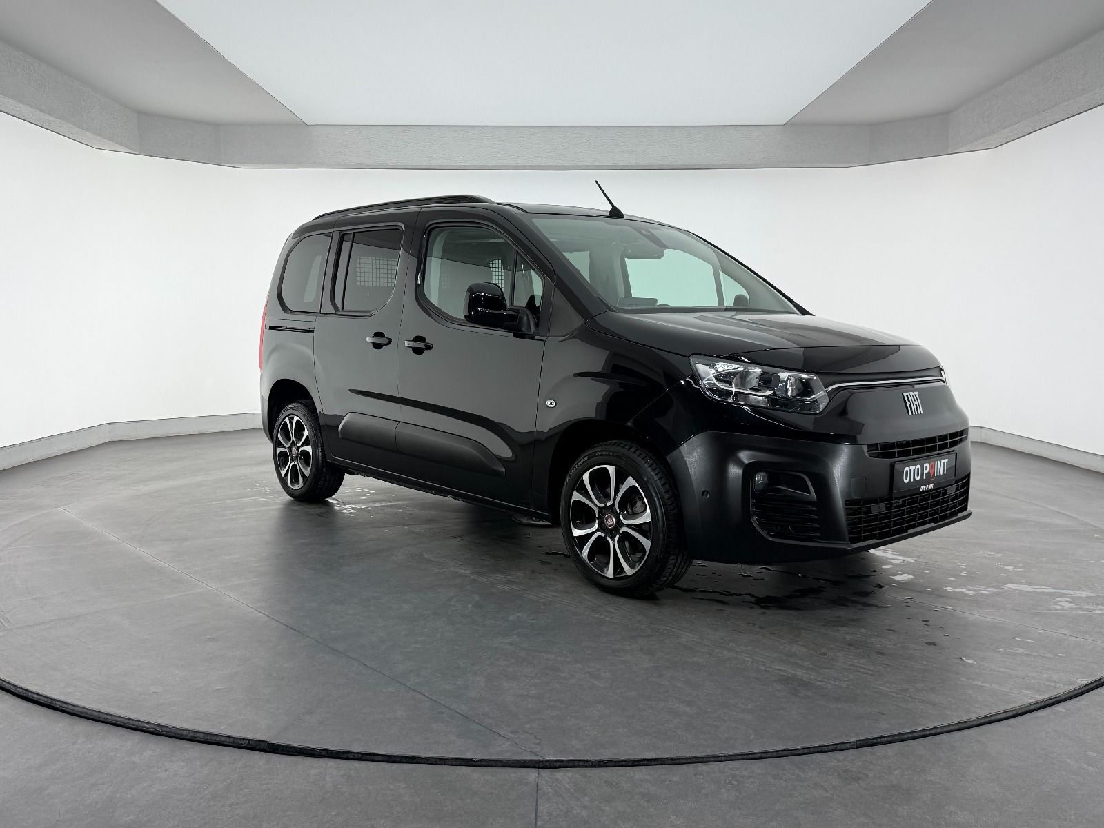 Fiat Doblo Combi 1.5 BlueHDİ Premio Plus - 2024 - Detay