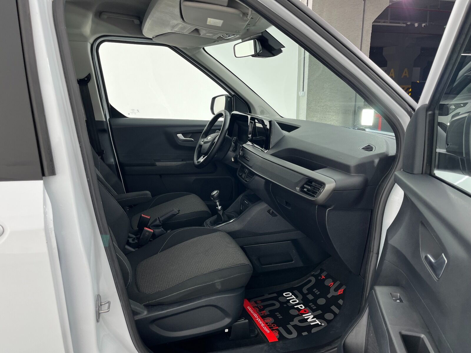 Ford Tourneo Courier Kombi 1.5 EcoBlue Deluxe - 2025 - Detay