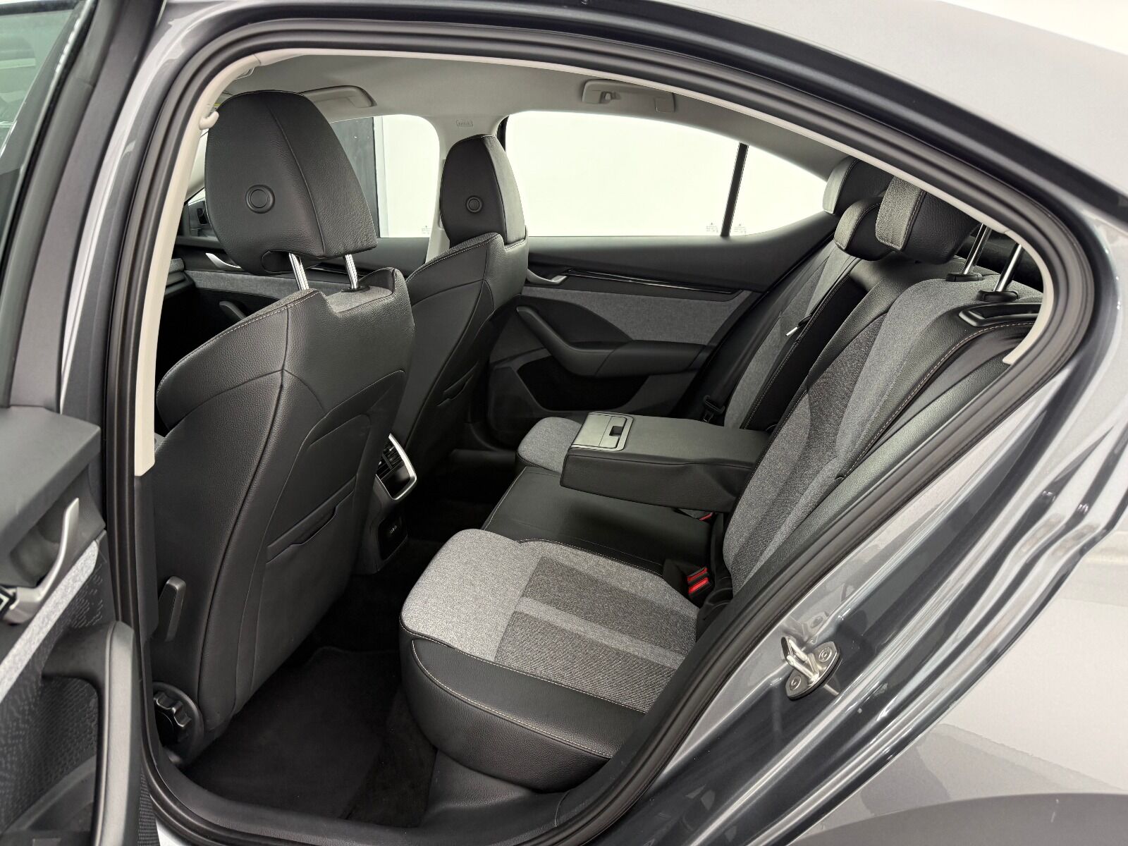 Skoda Octavia 1.5 TSI Mhev Premium DSG - 2025 - Detay