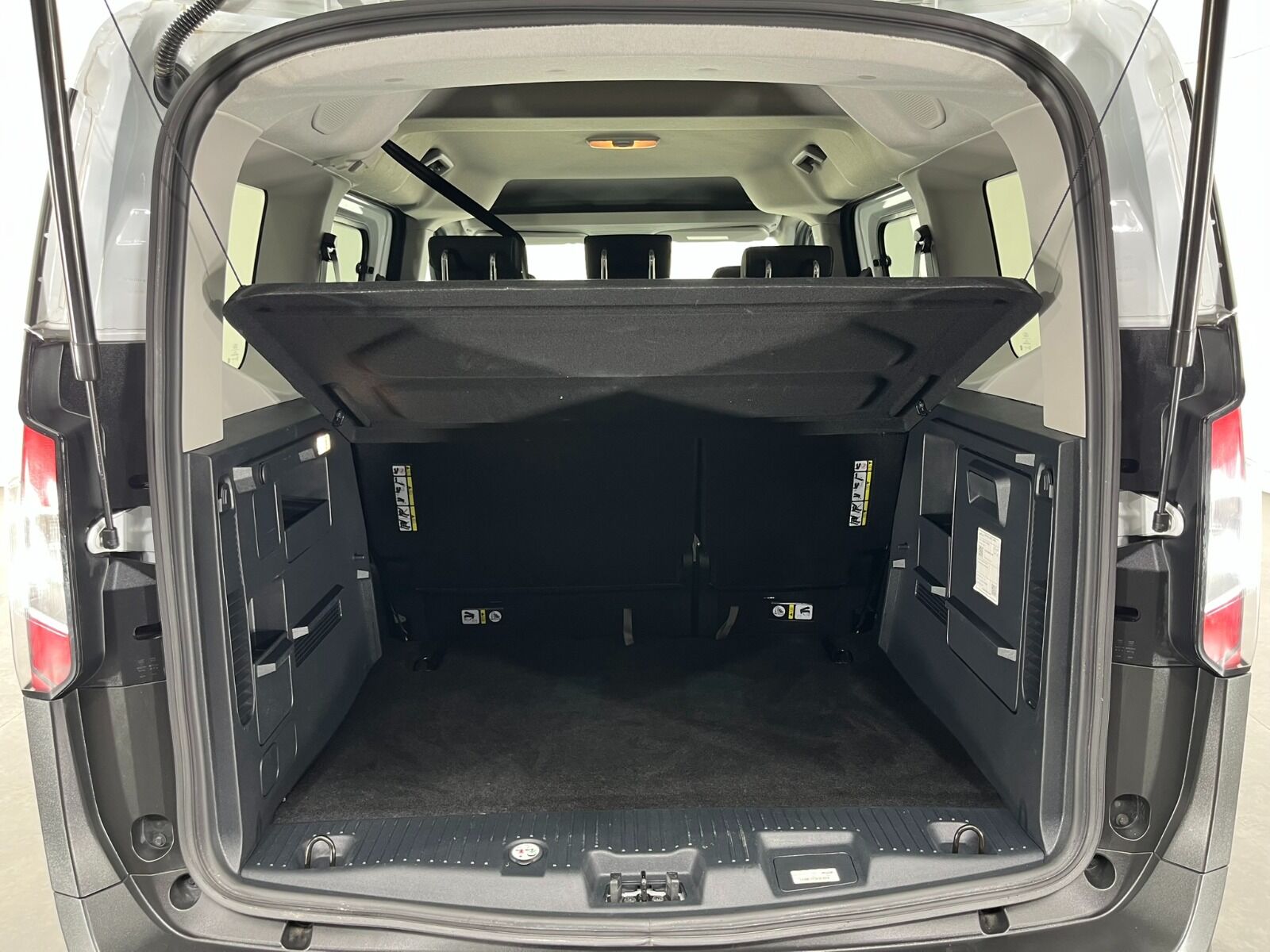 Ford Tourneo Courier Kombi 1.5 EcoBlue Deluxe - 2025 - Detay