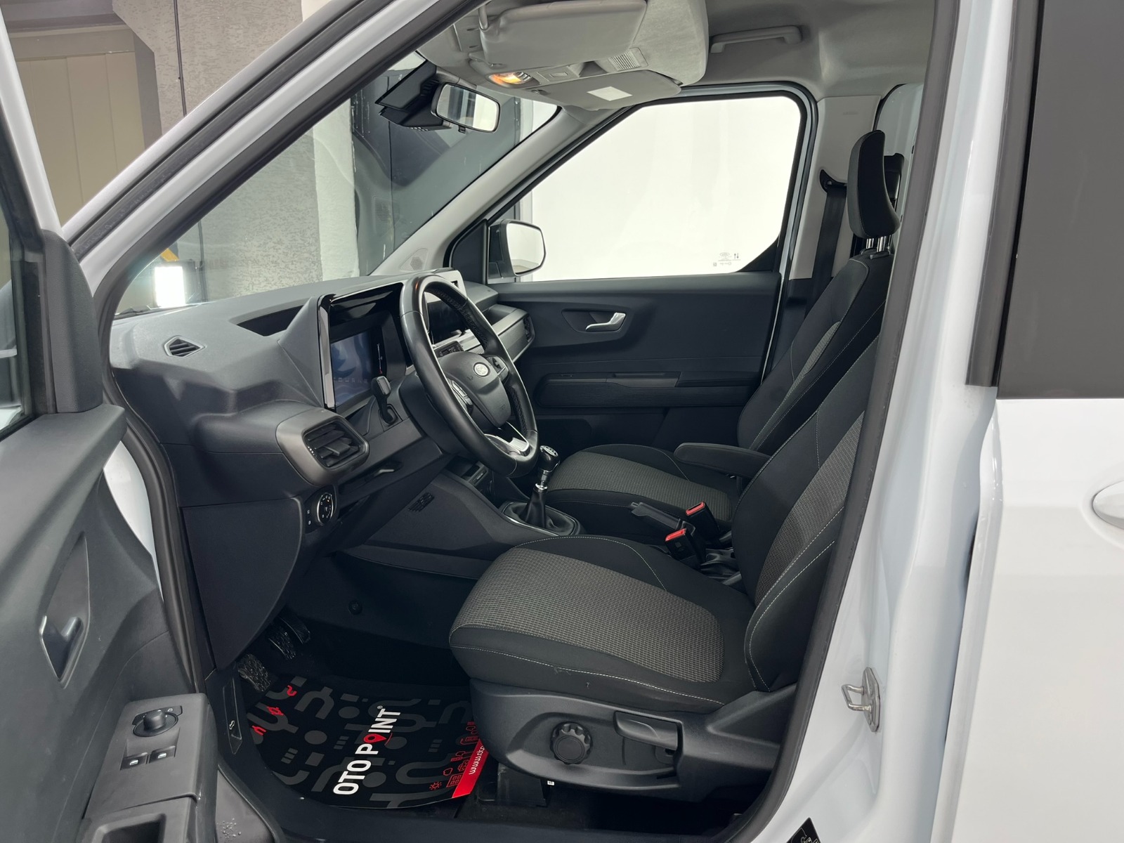 Ford Tourneo Courier Kombi 1.5 EcoBlue Deluxe - 2024 - Detay