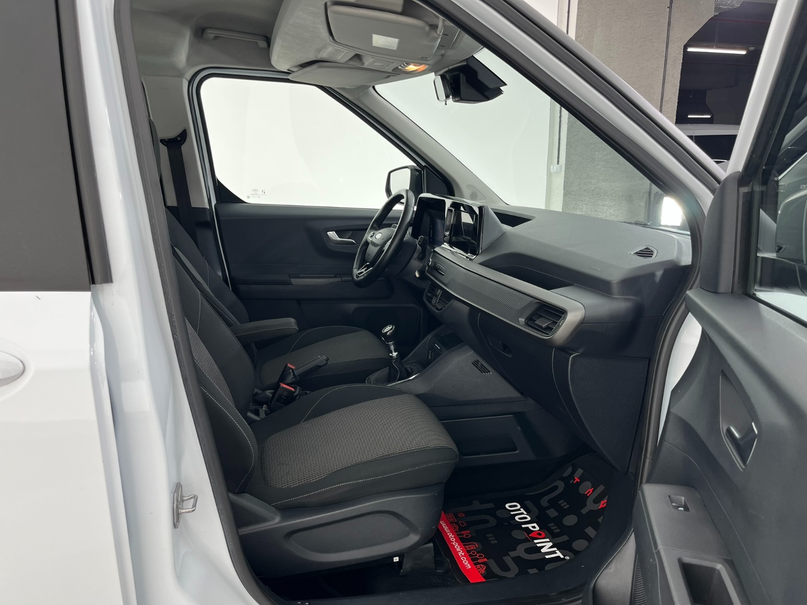 Ford Tourneo Courier Kombi 1.5 EcoBlue Deluxe - 2024 - Detay