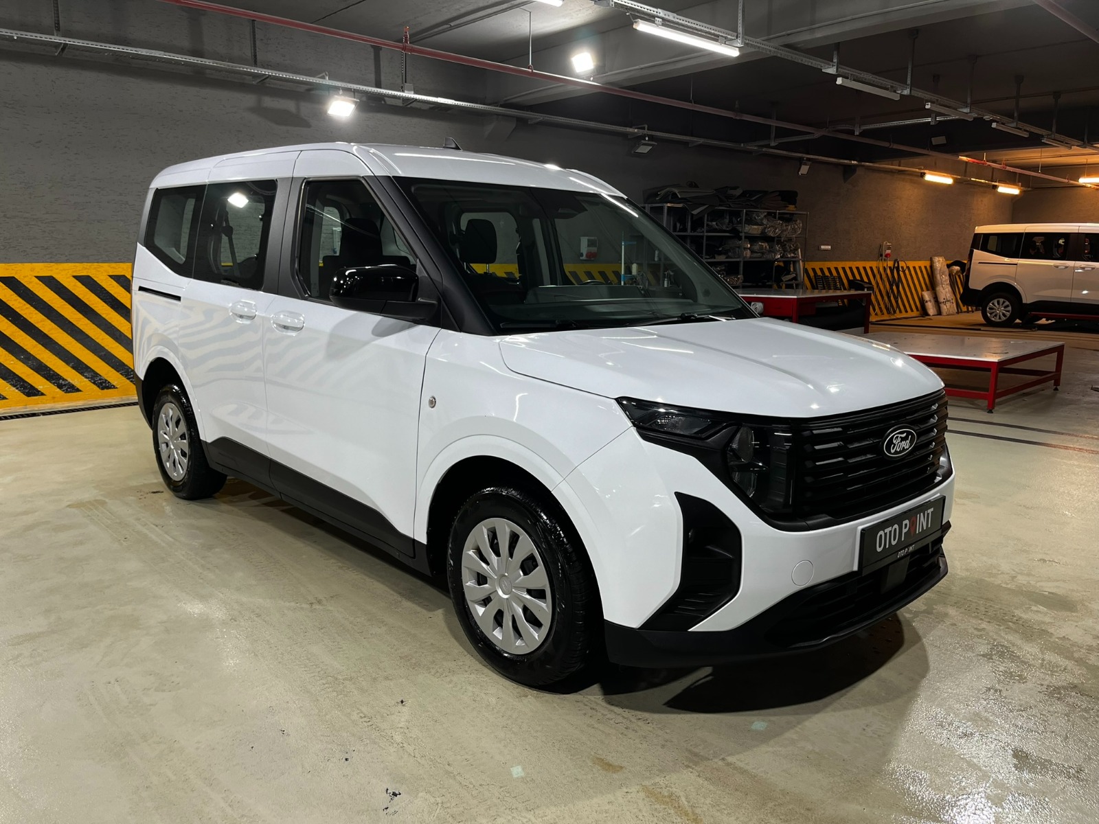 Ford Tourneo Courier Kombi 1.5 EcoBlue Deluxe - 2024