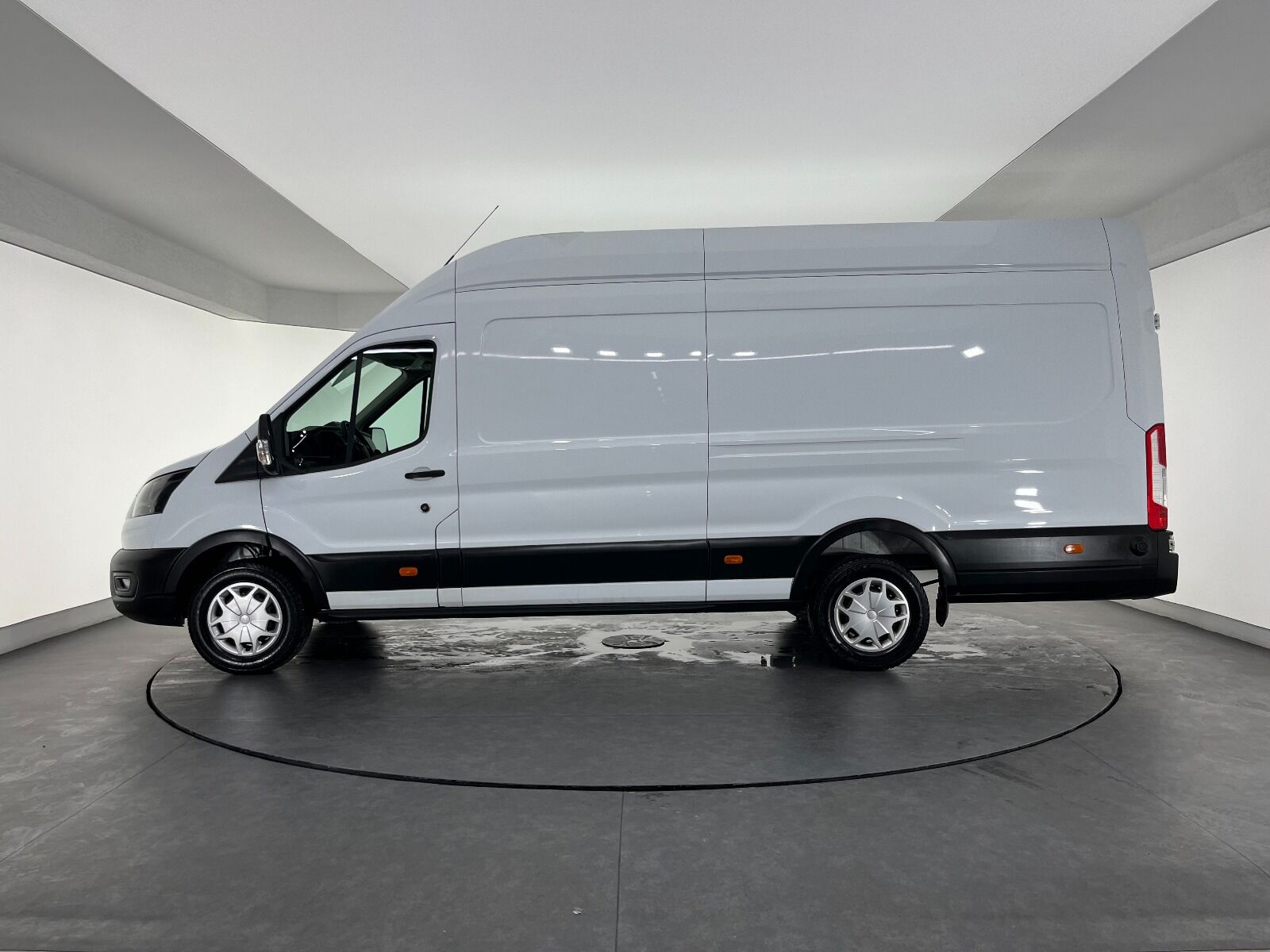 Ford Transit 350 E - 2024 - Detay