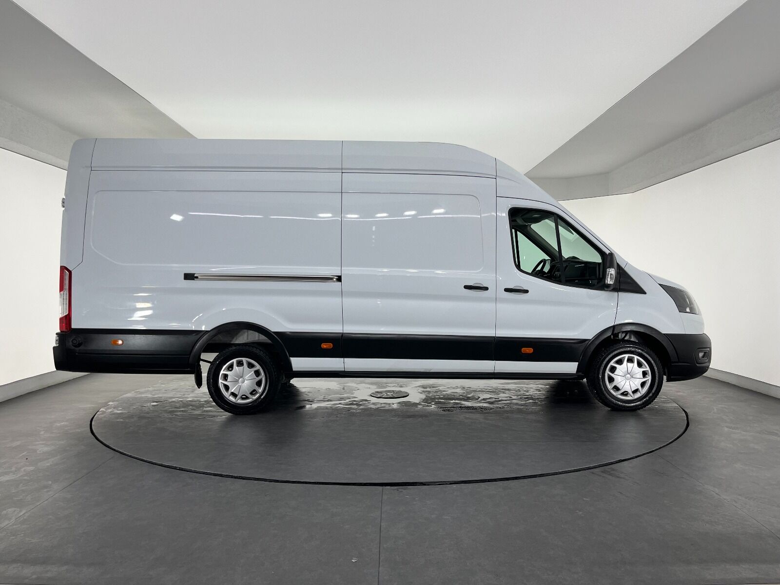 Ford Transit 350 E - 2024 - Detay
