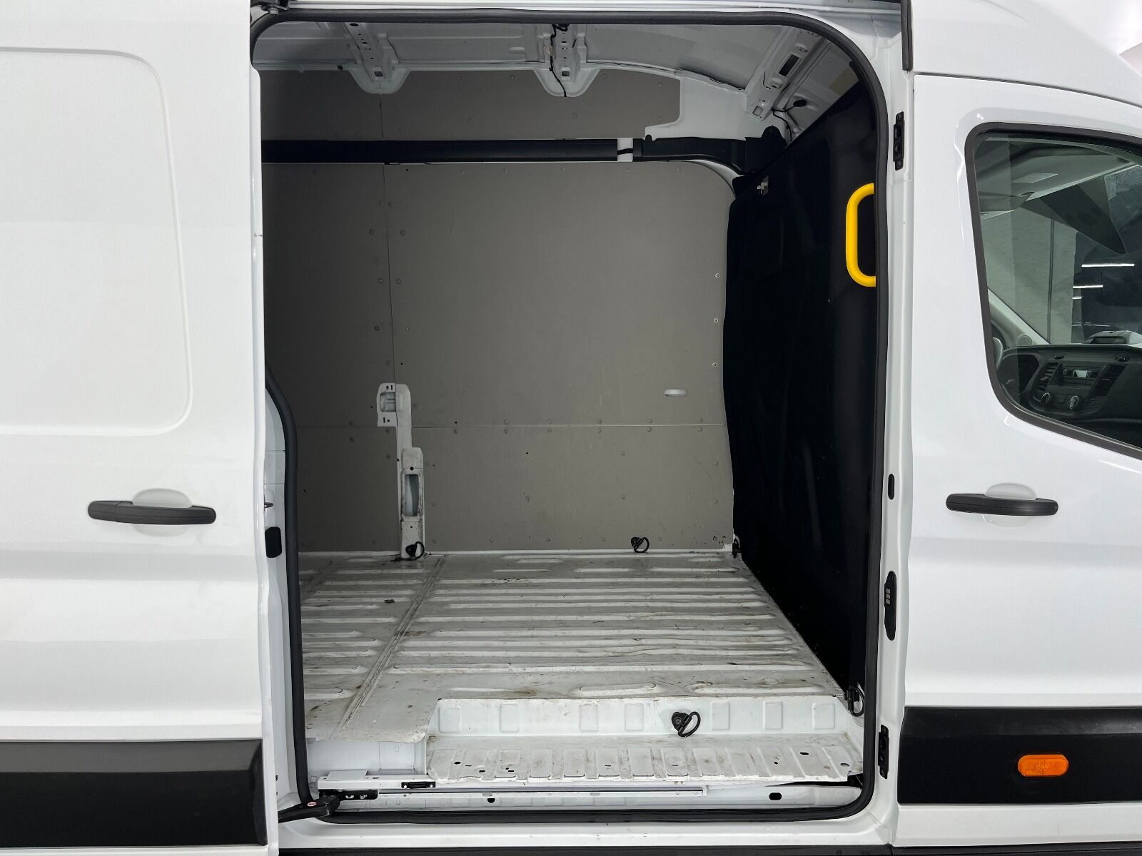 Ford Transit 350 E - 2024 - Detay