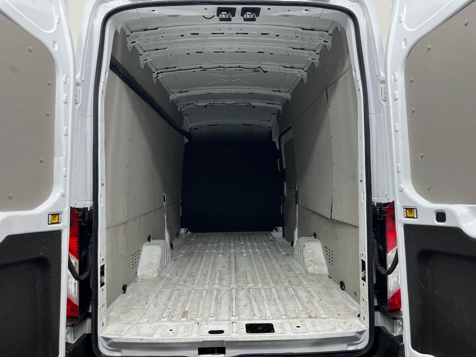 Ford Transit 350 E - 2024 - Detay