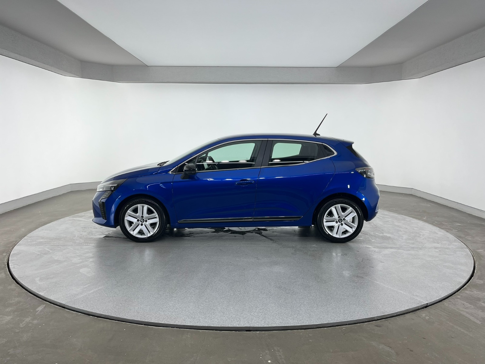 Renault Clio Hatchback 1.0 TCe Evolution X-Tronic - 2024 - Detay