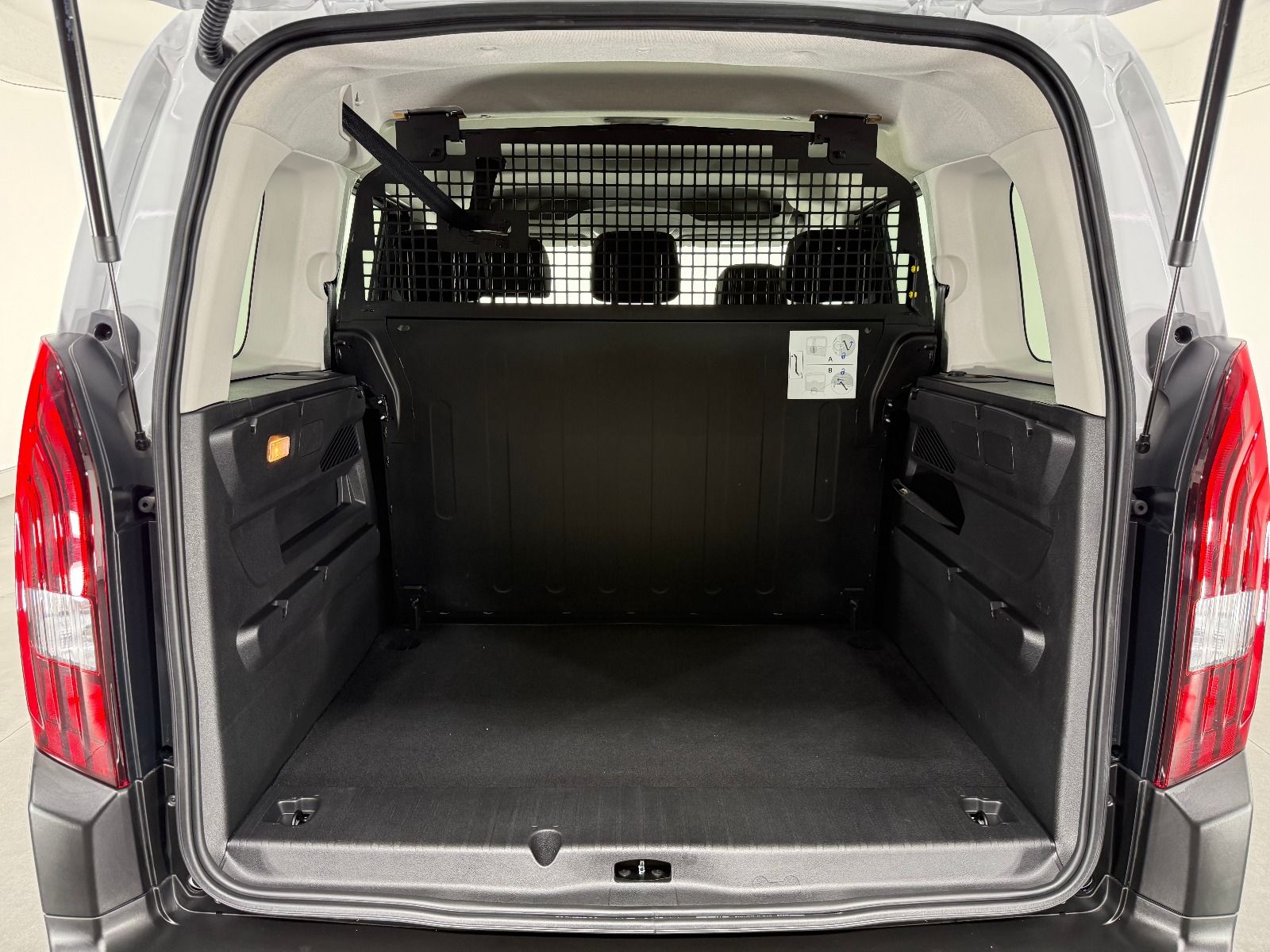 Peugeot Rifter 1.5 BlueHDI Allure EAT8 - 2026 - Detay