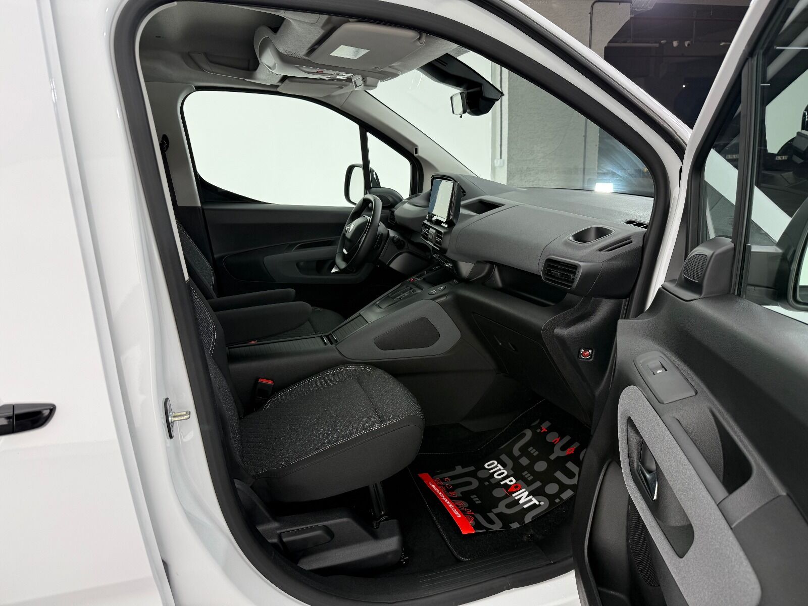 Peugeot Rifter 1.5 BlueHDI Allure EAT8 - 2026 - Detay