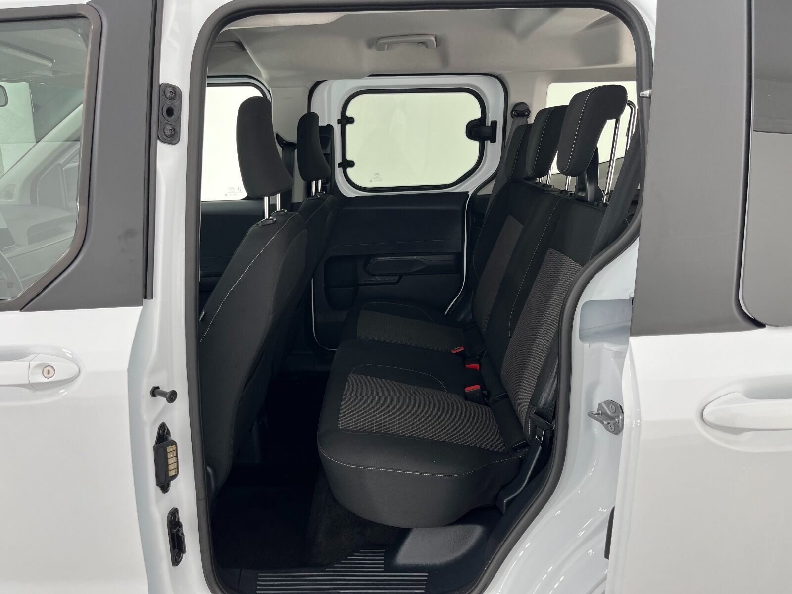 Ford Tourneo Courier Kombi 1.5 EcoBlue Deluxe - 2025 - Detay