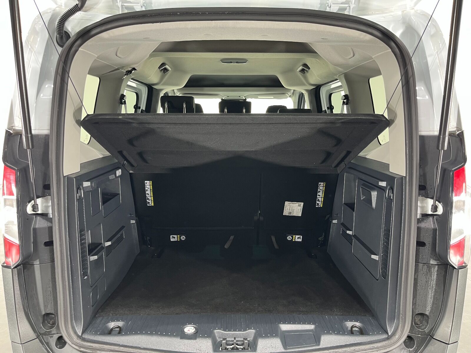 Ford Tourneo Courier Kombi 1.5 EcoBlue Deluxe - 2025 - Detay