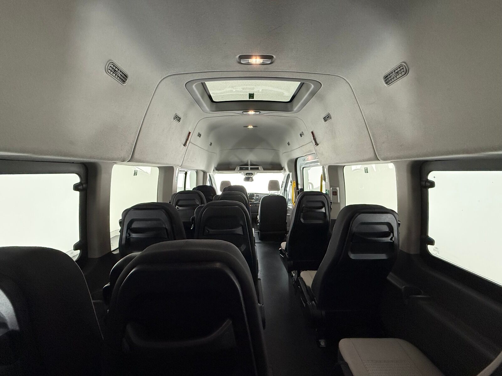 Ford Transit 2.0 EcoBlue 440 E Deluxe UPG - 2024 - Detay