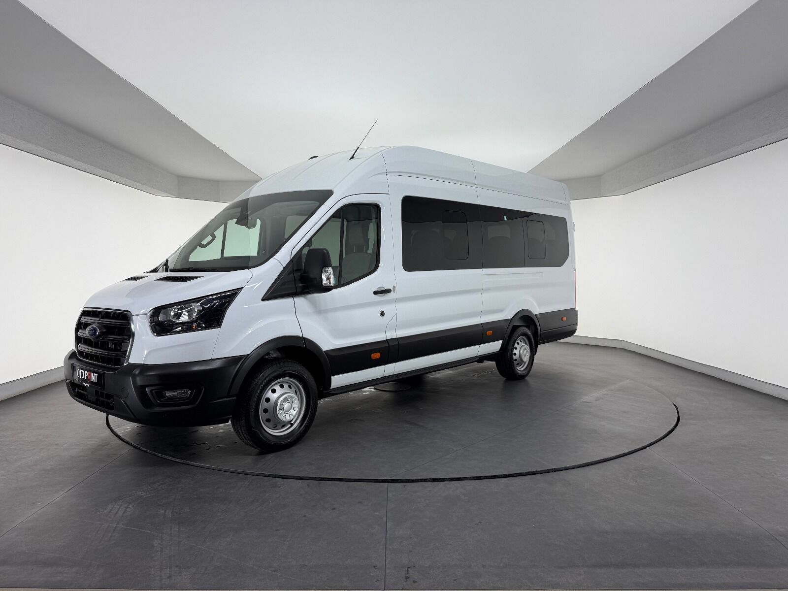 Ford Transit 2.0 EcoBlue 440 E Deluxe UPG - 2024 - Detay