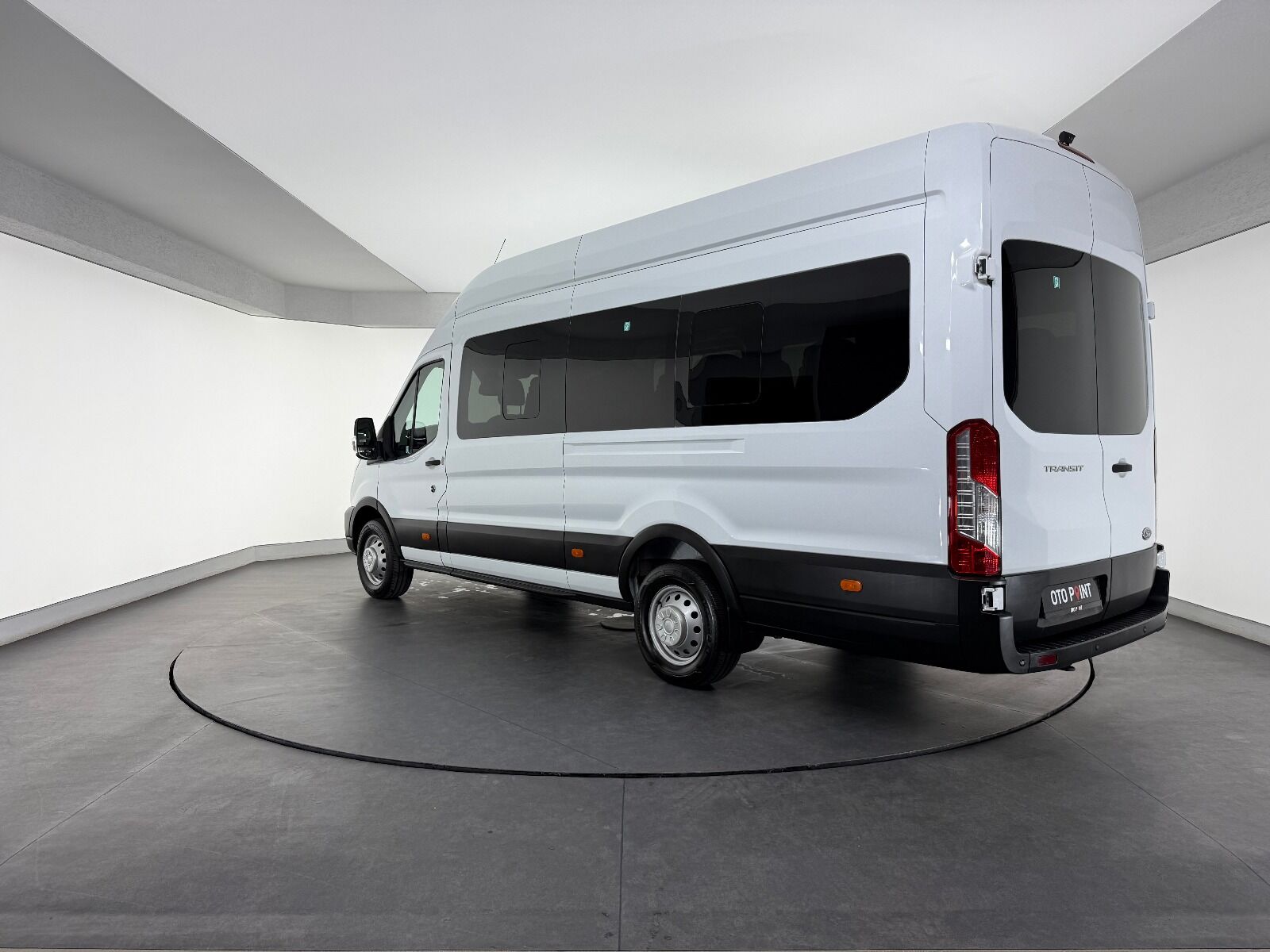 Ford Transit 2.0 EcoBlue 440 E Deluxe UPG - 2024 - Detay