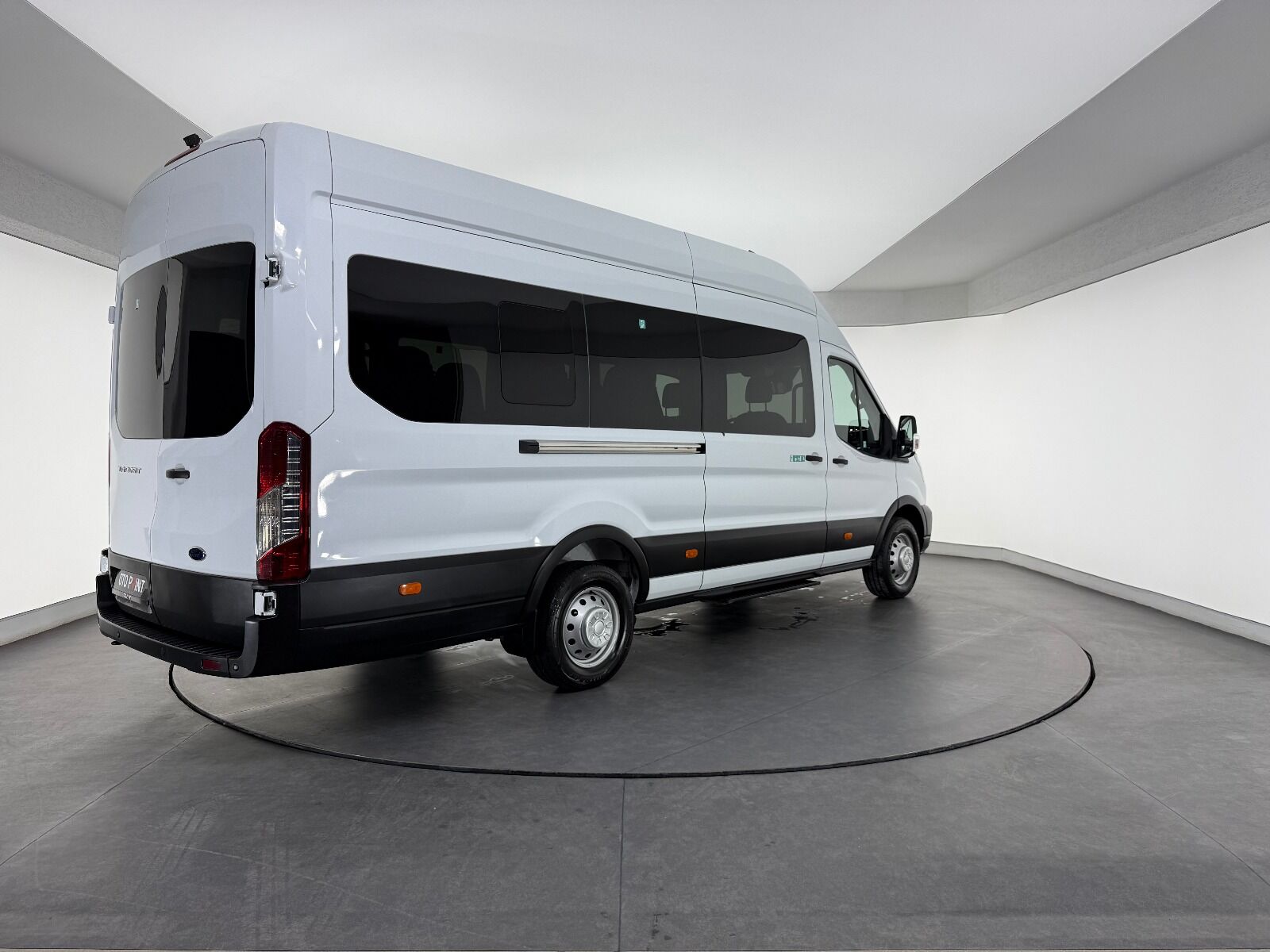 Ford Transit 2.0 EcoBlue 440 E Deluxe UPG - 2024 - Detay