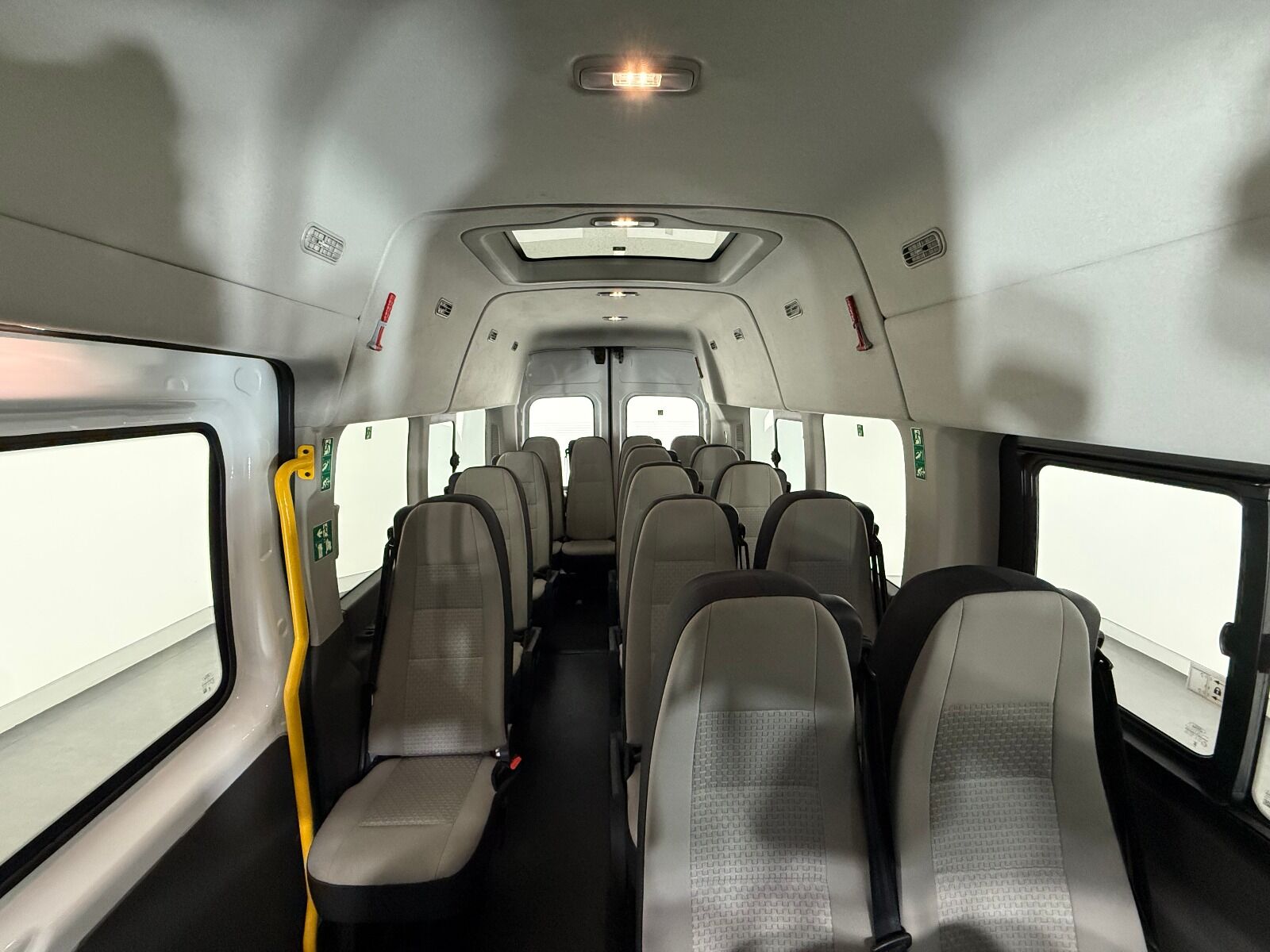 Ford Transit 2.0 EcoBlue 440 E Deluxe UPG - 2024 - Detay