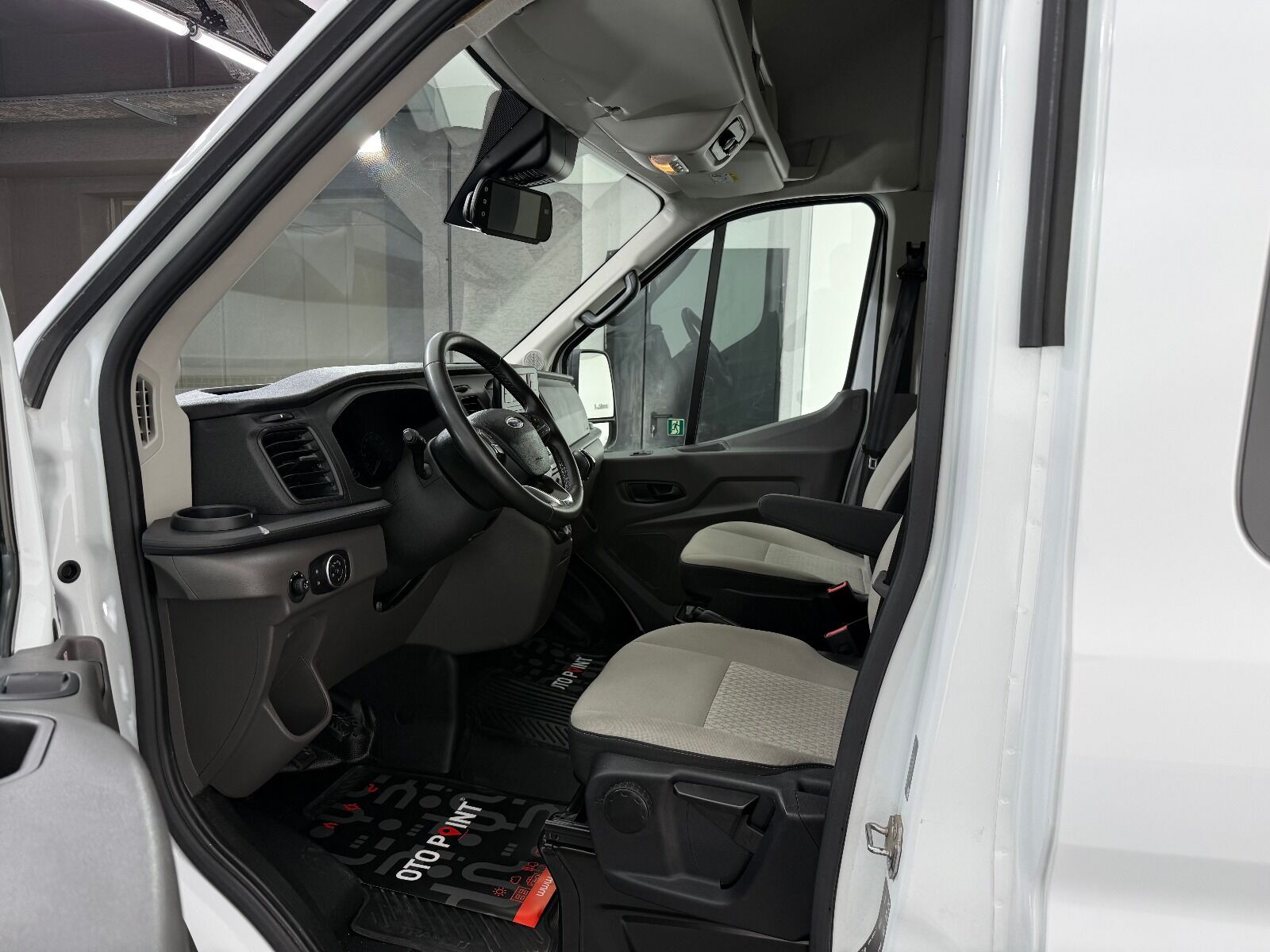 Ford Transit 2.0 EcoBlue 440 E Deluxe UPG - 2024 - Detay