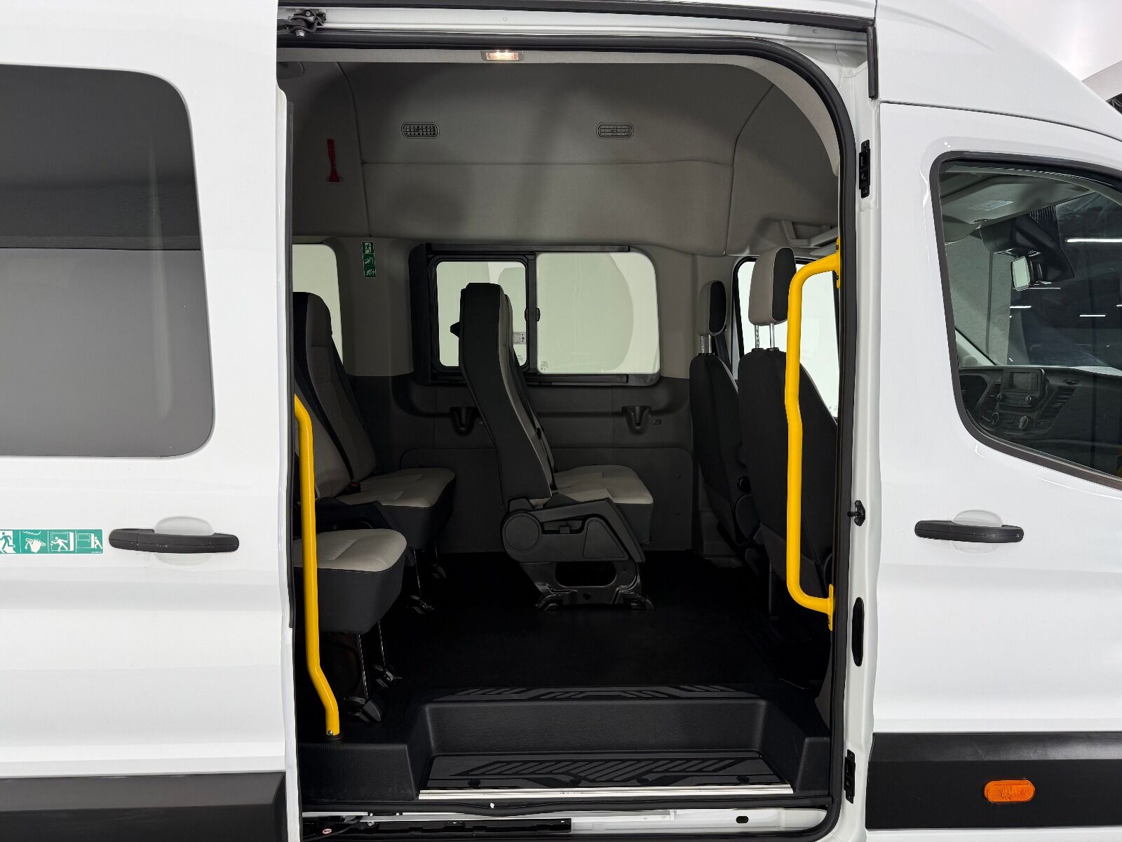 Ford Transit 2.0 EcoBlue 440 E Deluxe UPG - 2024 - Detay