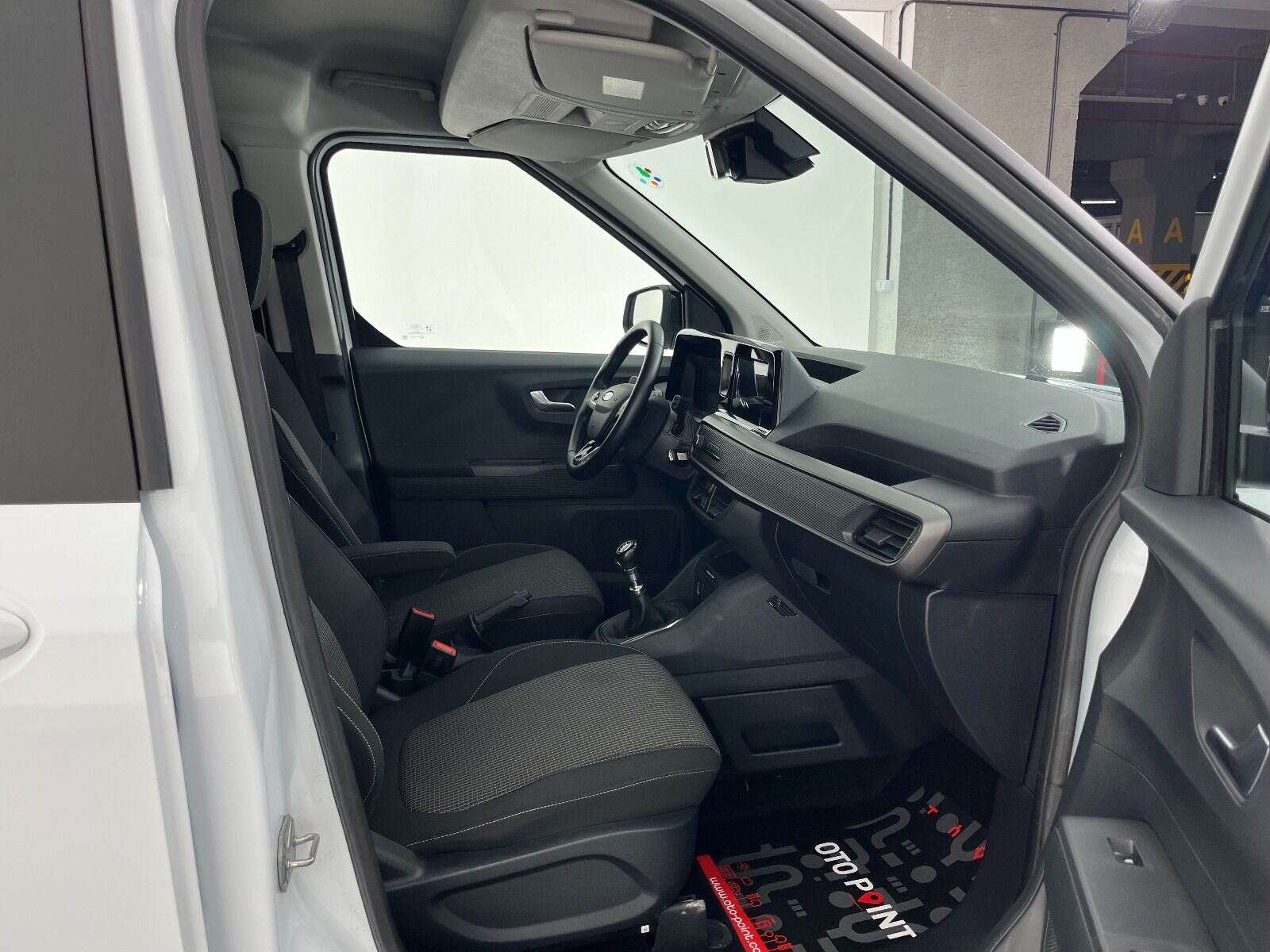 Ford Tourneo Courier Kombi 1.5 EcoBlue Deluxe - 2025 - Detay