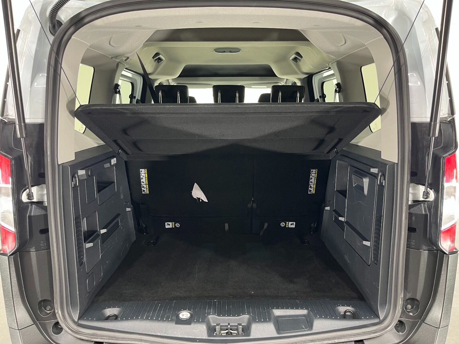 Ford Tourneo Courier Kombi 1.5 EcoBlue Deluxe - 2025 - Detay