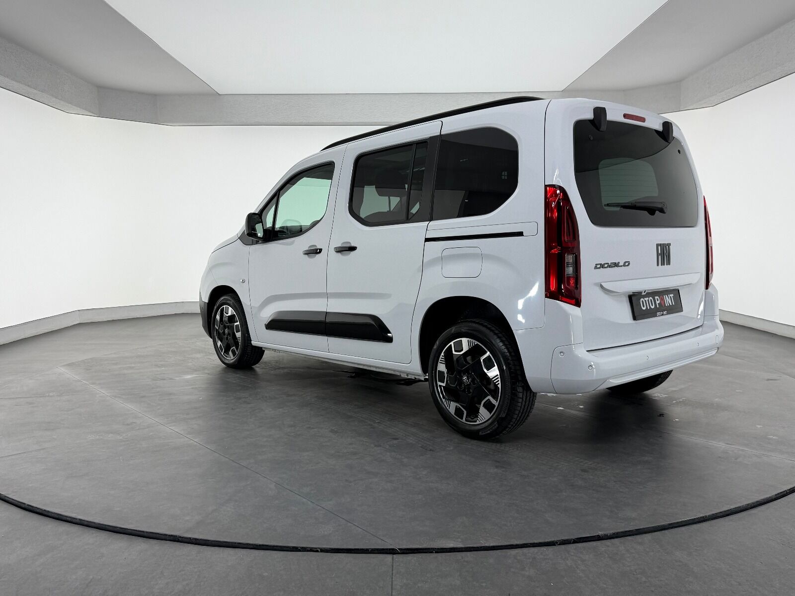 Fiat Doblo Combi 1.5 BlueHDİ Premio Plus - 2025 - Detay