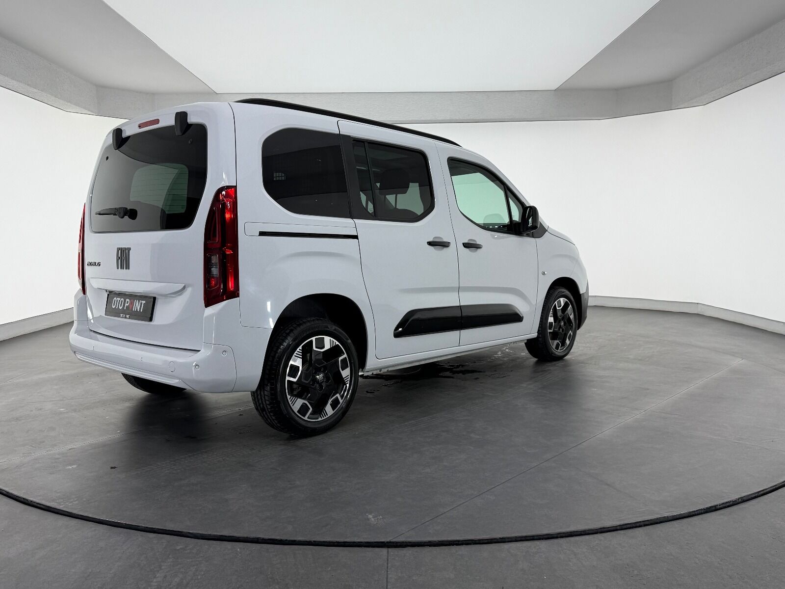 Fiat Doblo Combi 1.5 BlueHDİ Premio Plus - 2025 - Detay