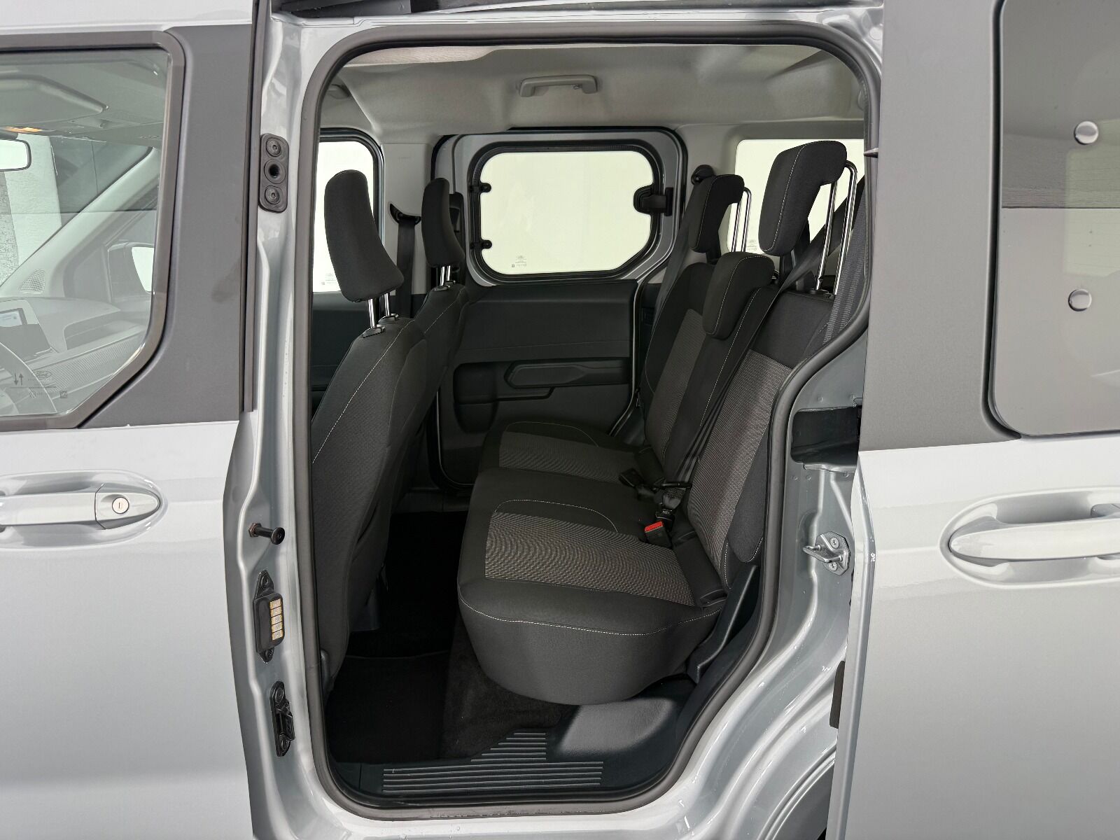 Ford Tourneo Courier 1.5L EcoBlue Deluxe - 2024 - Detay