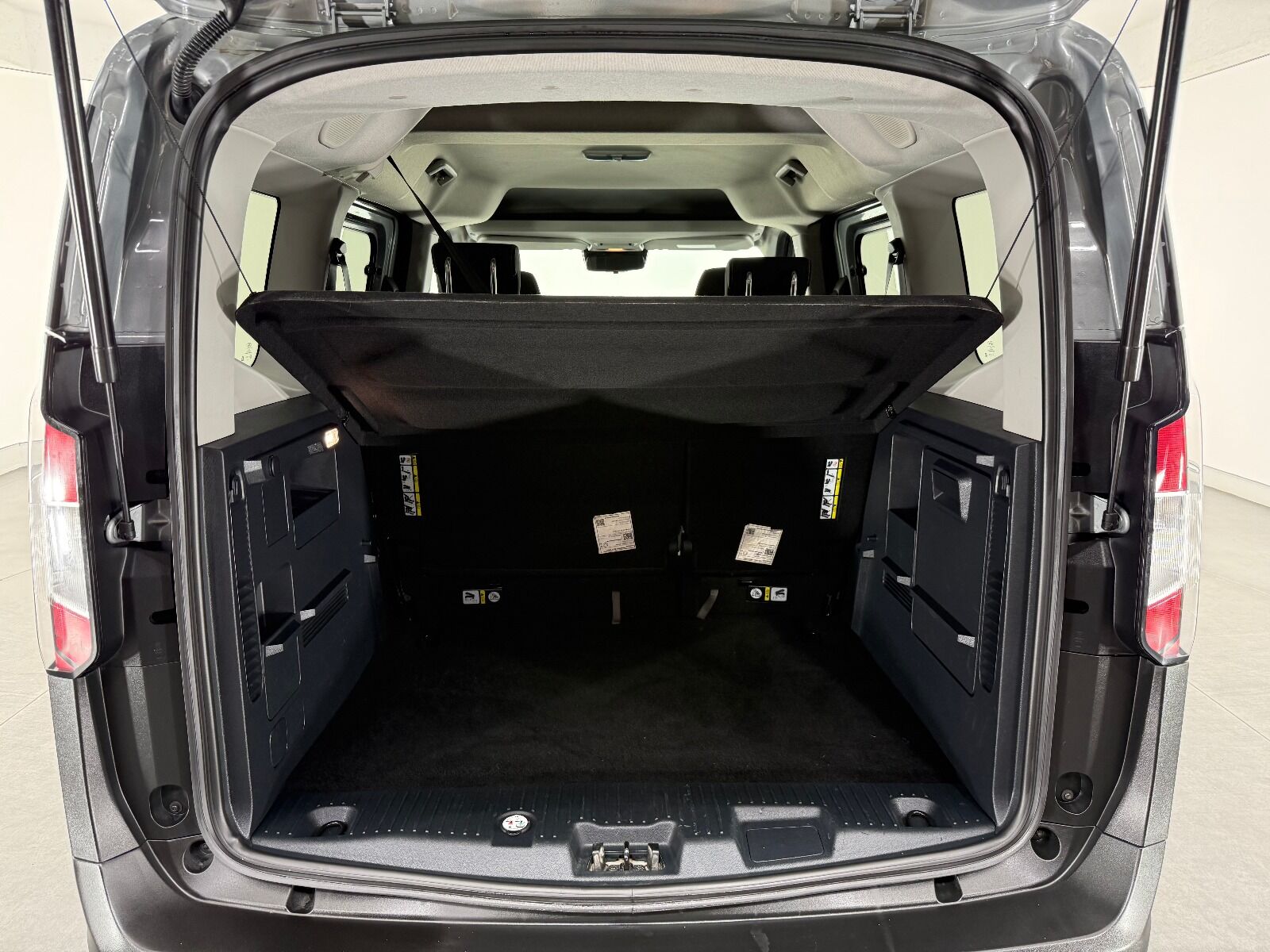 Ford Tourneo Courier 1.5L EcoBlue Deluxe - 2024 - Detay