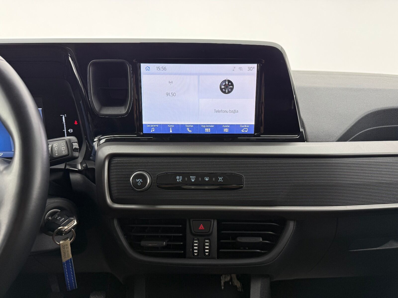 Ford Tourneo Courier 1.5L EcoBlue Deluxe - 2024 - Detay